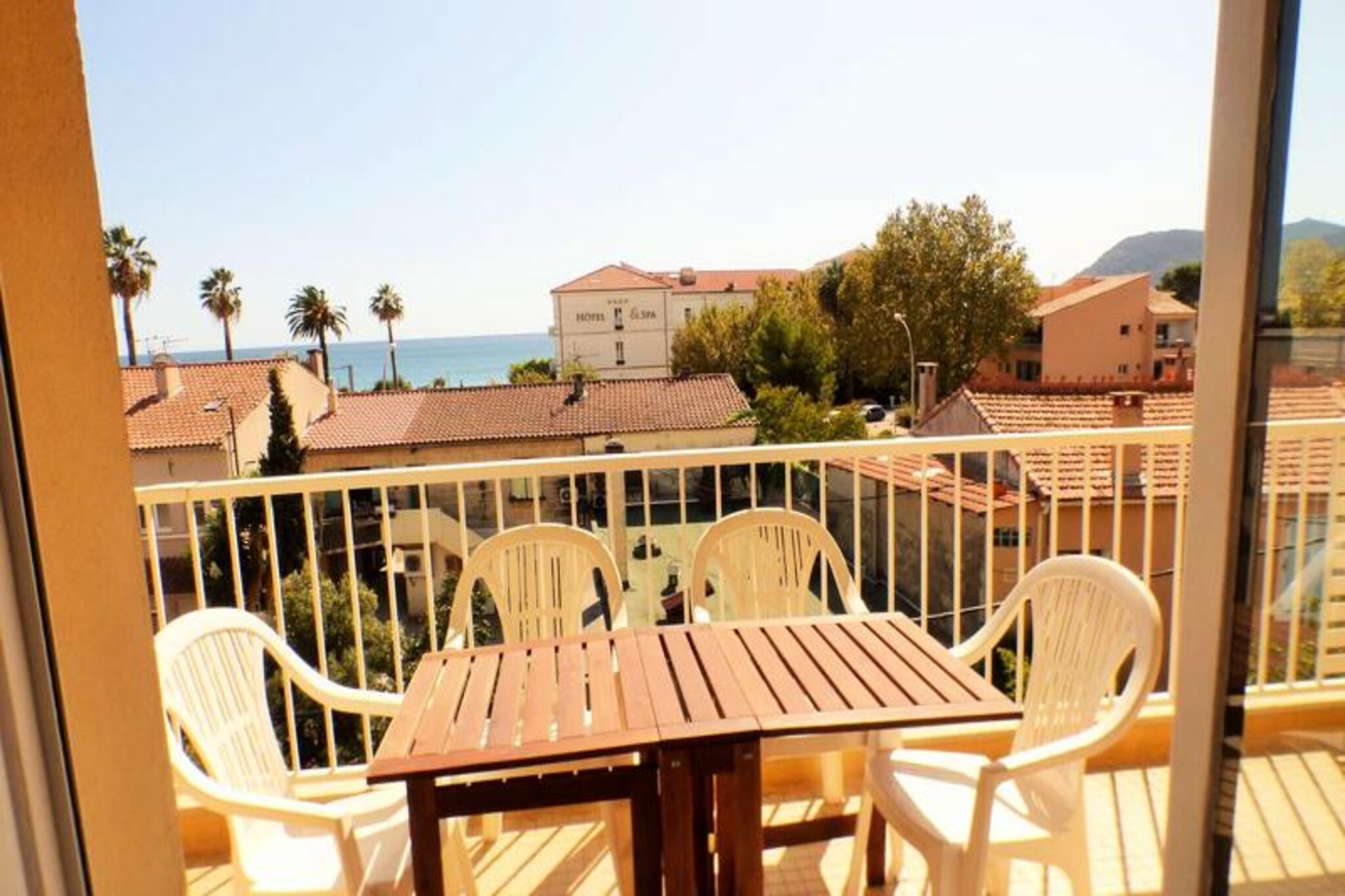 Apartment in Les Sablettes with Sea View