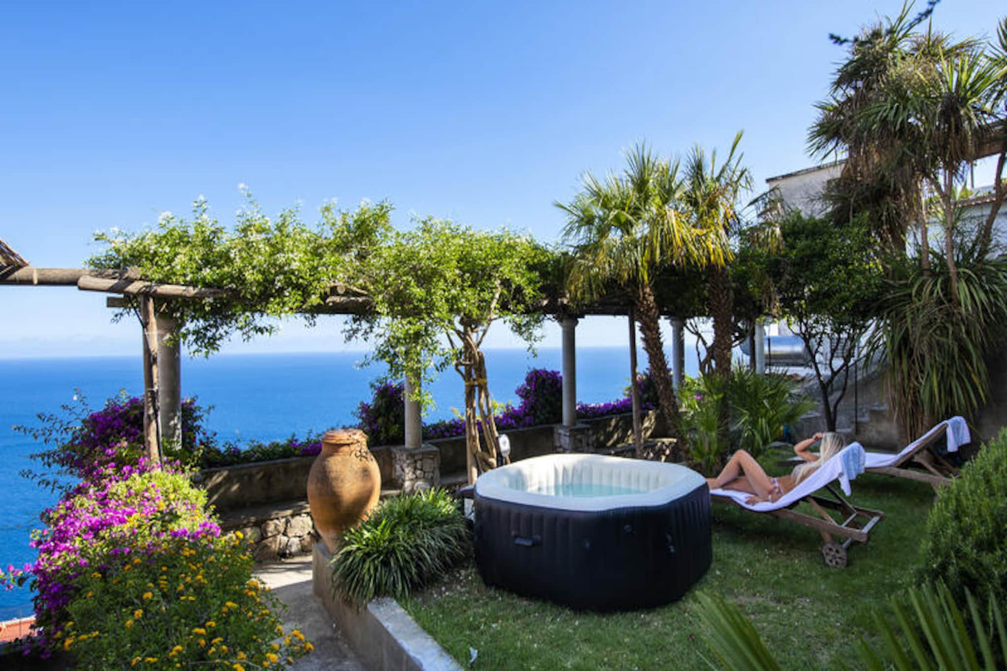 Villa in Praiano with Sea-View Jacuzzi