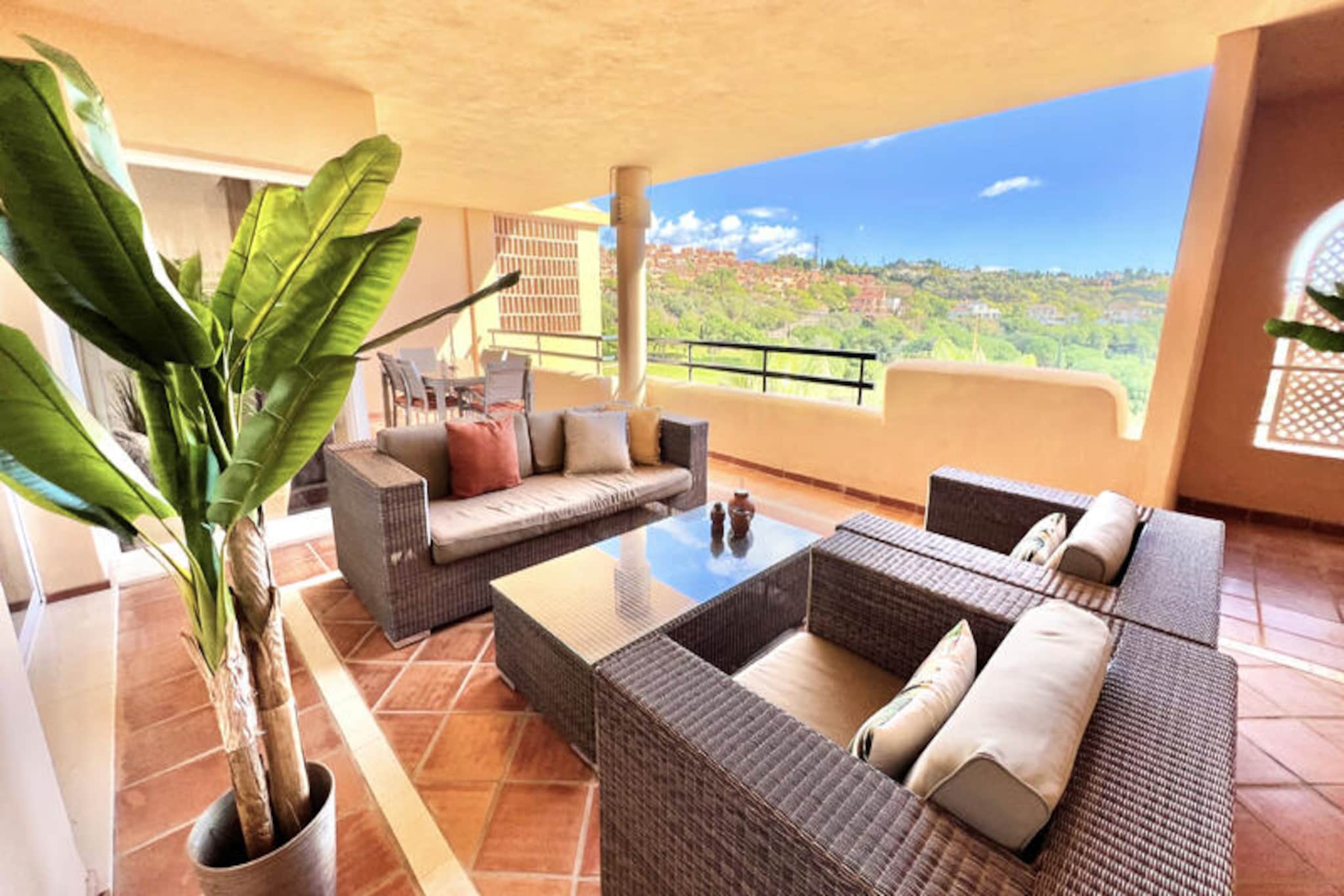 Apartment in Elviria with Sea Views
