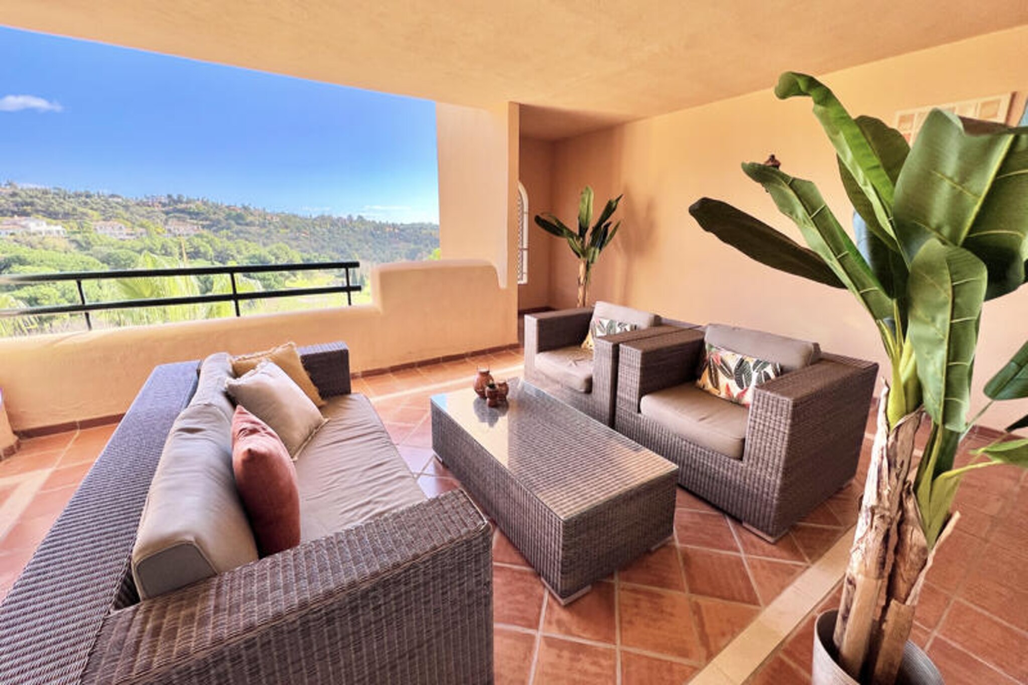 Apartment in Elviria with Sea Views