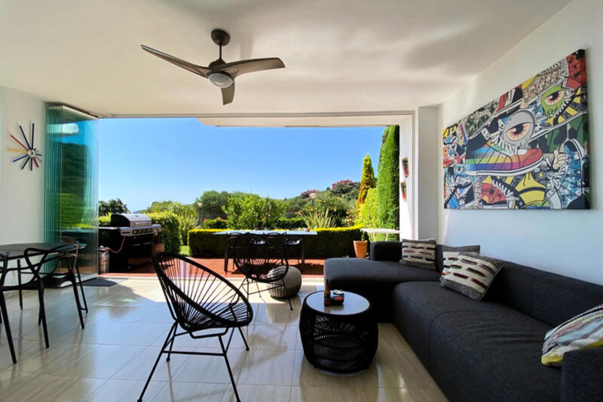 Apartment in La Mairena with Sea Views