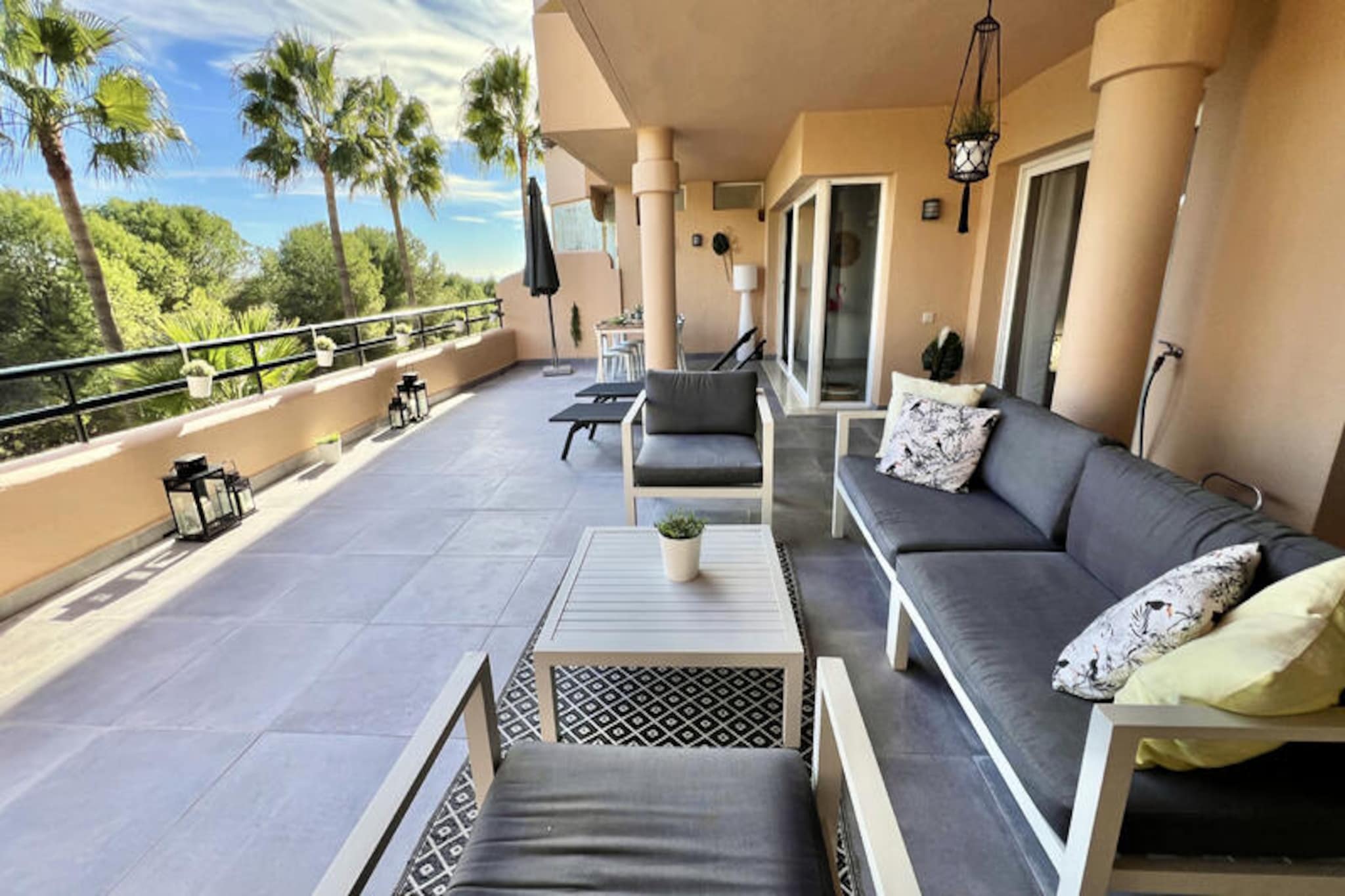 Apartment in Elviria near Santa Maria Golf