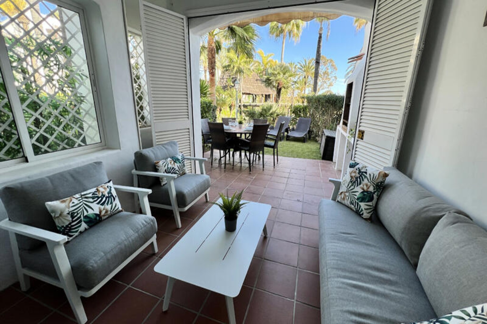 House in Estepona with Beach Access