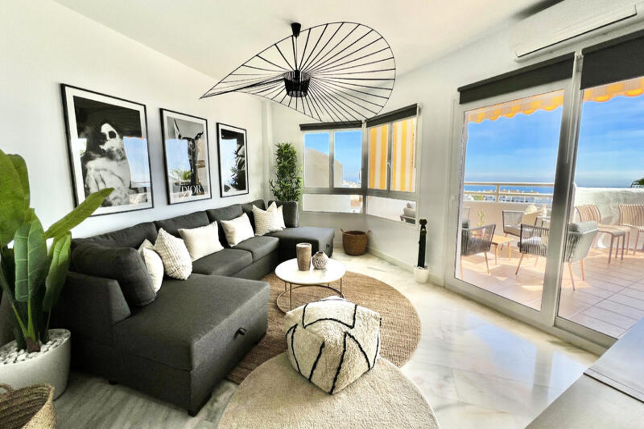 Apartment in Calahonda with Coastal Views