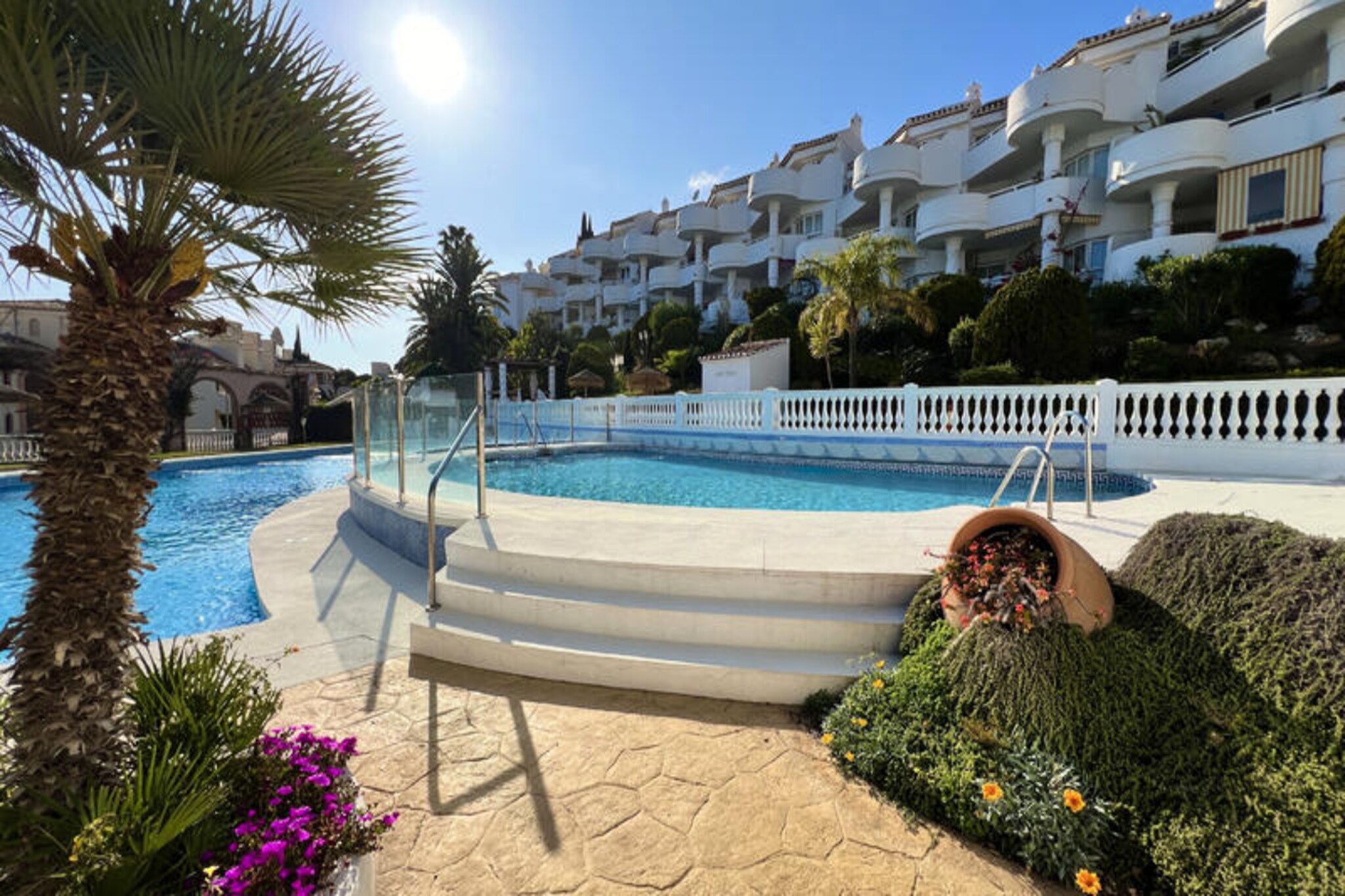 Apartment in Calahonda with Coastal Views