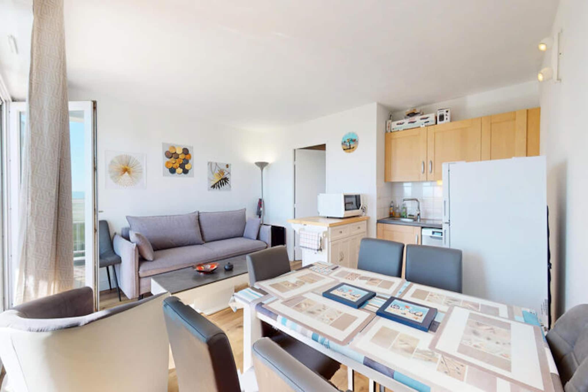 Apartment in Saint-Jean-de-Monts by Beach