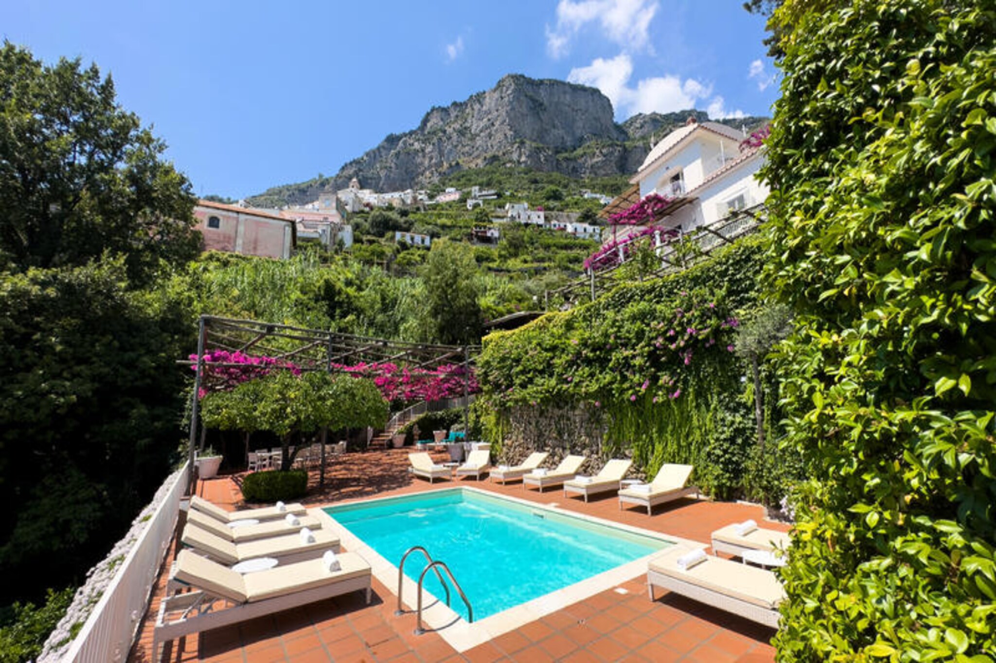 Villa in Amalfi with Pool and Sea Views