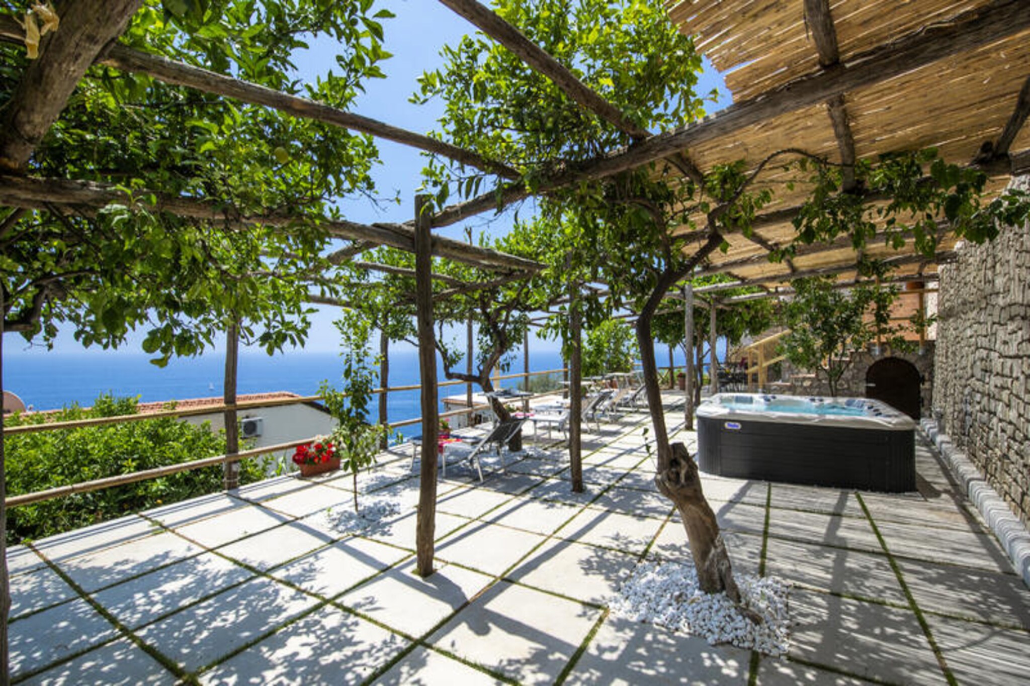 Villa in Praiano with Sea View & Jacuzzi