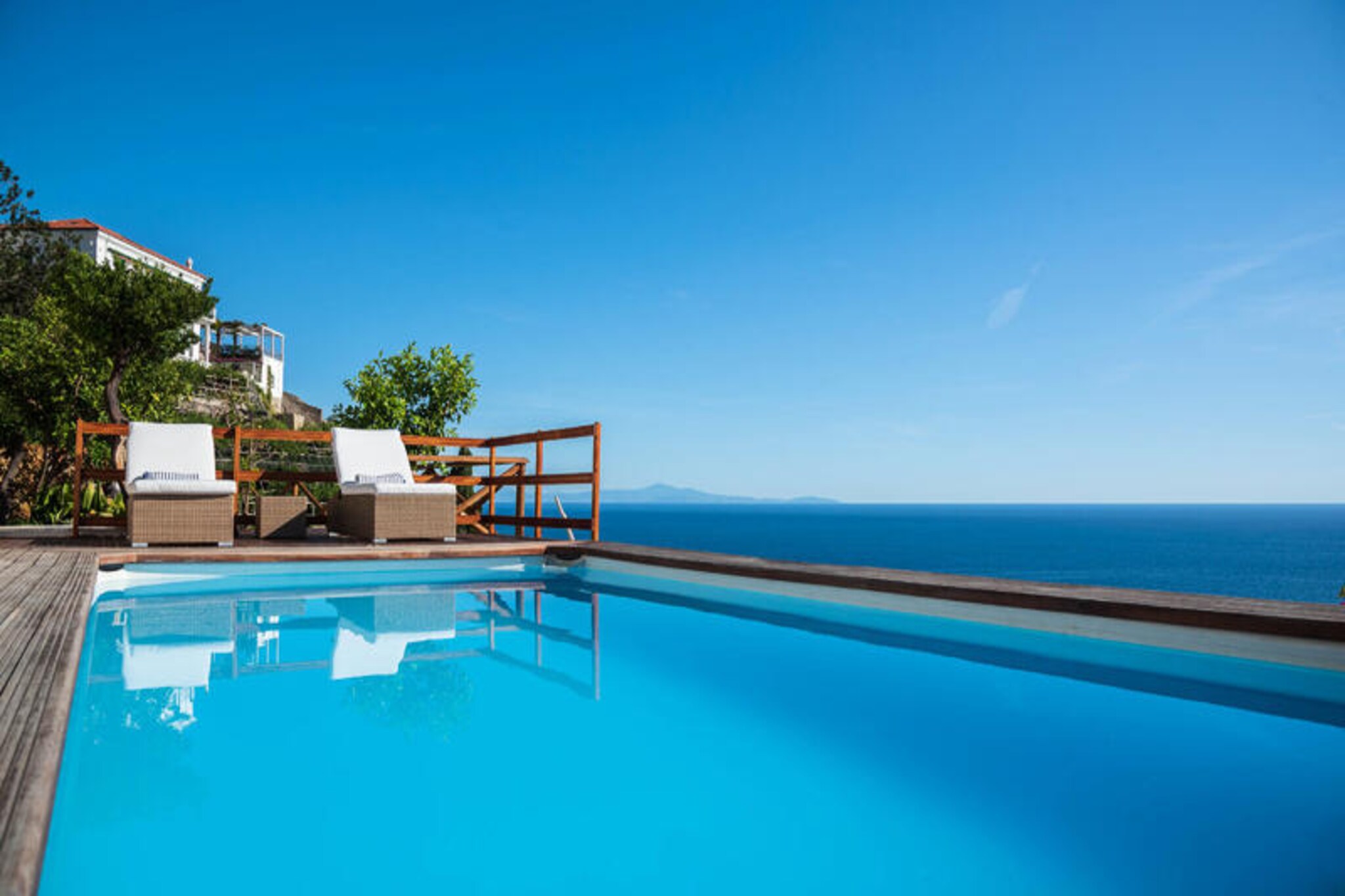 Villa in Maiori with Pool & Sea Views