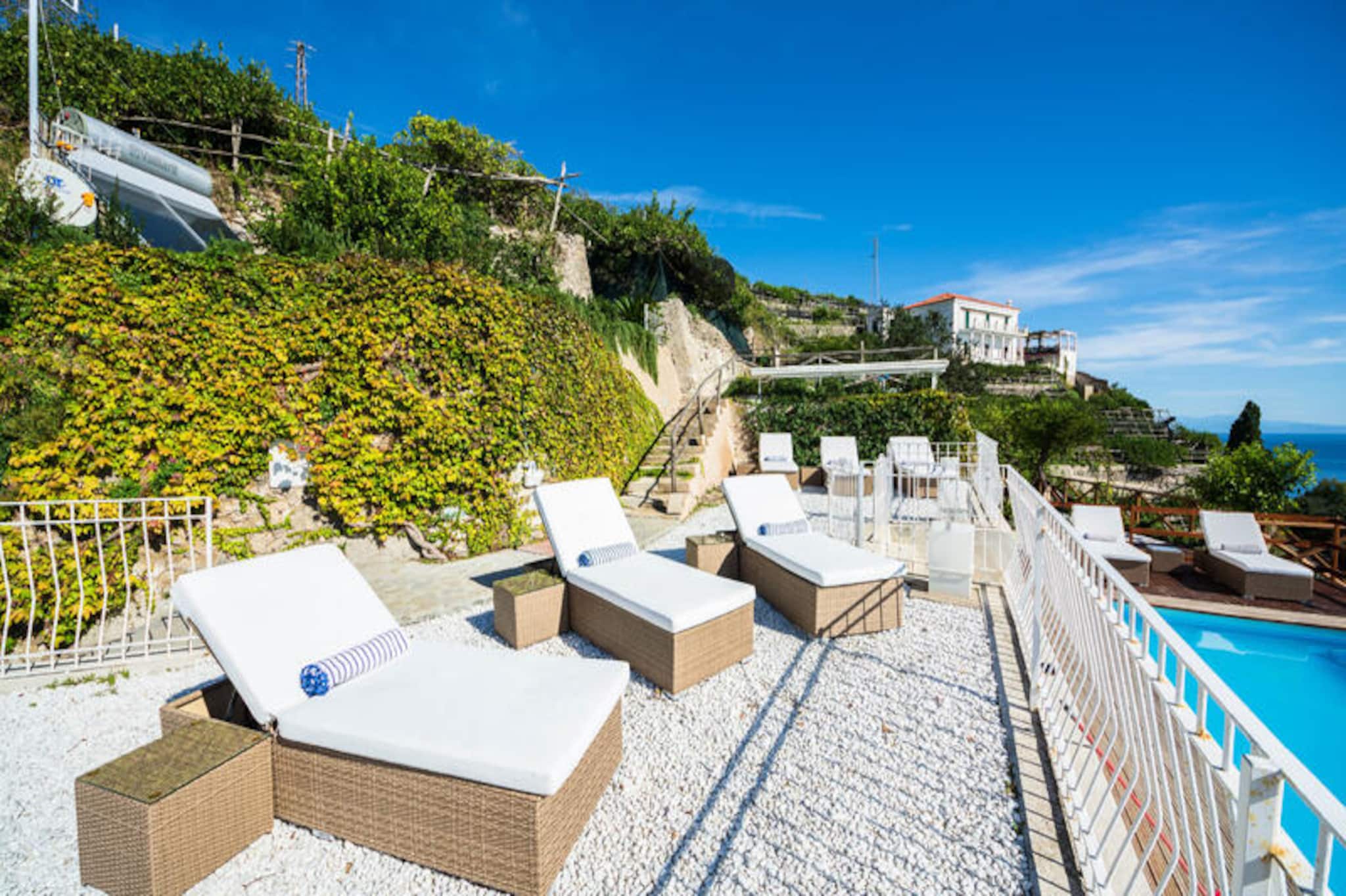 Villa in Maiori with Pool & Sea Views