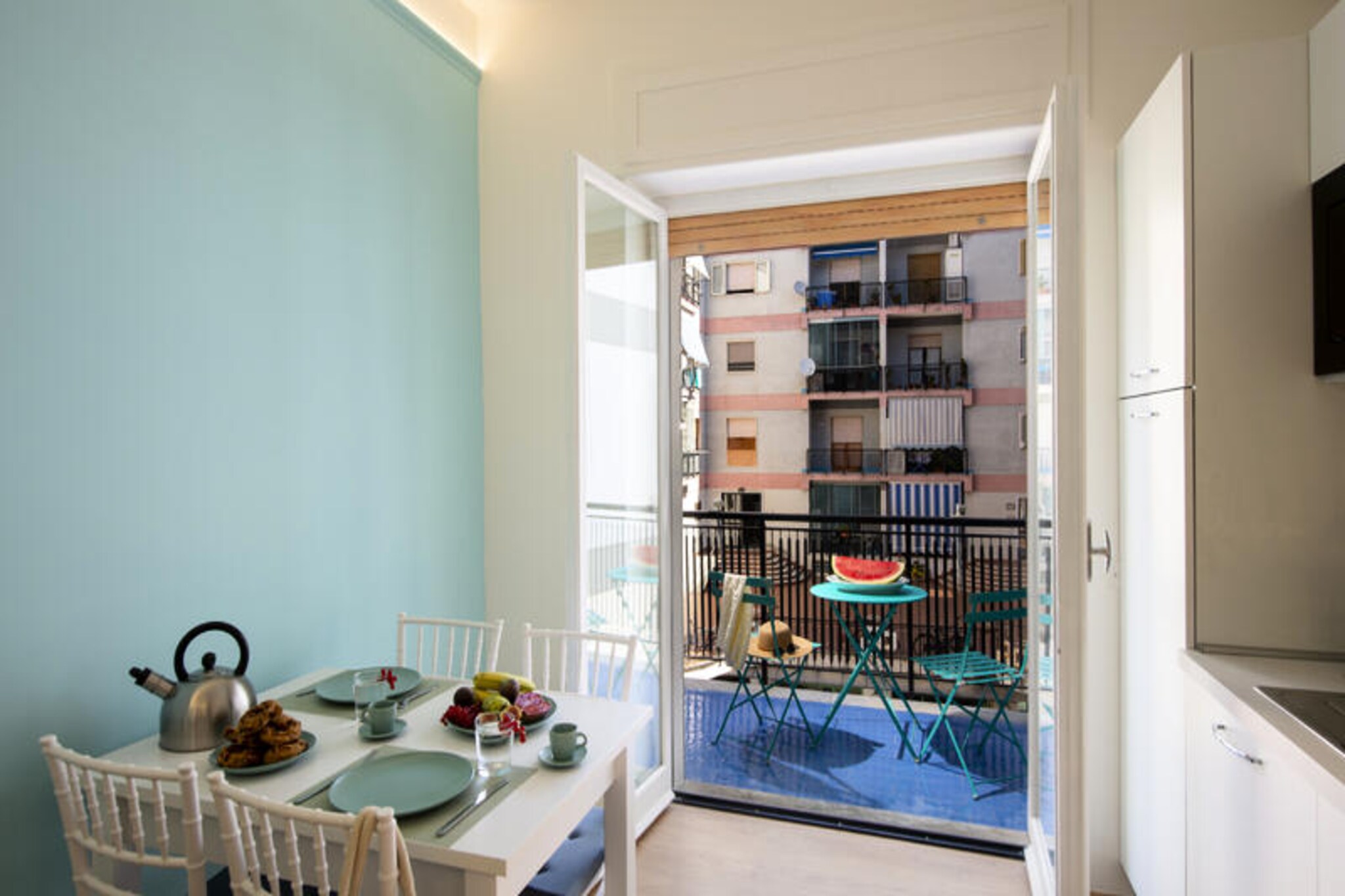 Suite Positano is a charming, finely furnished apartment, part of the "Suites Nonni" complex, located on the first floor of a residential building, in a very quiet and peaceful setting. It is the ideal accommodation for a couple or a family looking for a convenient solution, just steps from the sea. It is located in the heart of Maiori, about 100 meters from the beach - both public and equipped - and a short walk from restaurants, bars, supermarkets, and the bus stop, offering all the amenities you need. Suite Positano offers every comfort for a relaxing stay: Wi-Fi, air conditioning in all rooms, a dishwasher, and a washing machine.

The accommodation is organized as follows:

• Living room opening onto the small balcony on the front, furnished with a sofa bed and a dining table;
• Fully equipped kitchen, open to the living room;
• 1 double bedroom (queen-size bed) with balcony;
• 1 bathroom with shower

The Positano Suite is part of a two-unit complex, "Suites Nonni," on the first floor of a small residential building. It is located in the heart of Maiori, in a very quiet and peaceful area. Private parking is available upon request and for a fee, located approximately 50 meters from the property. We recommend arriving without a car.

Within walking distance are:
• Beach - both private and equipped
• SITA bus stop
• Grocery stores
• Several restaurants

Additional services to be paid on site:
Security deposit (refundable) €300.00 per reservation