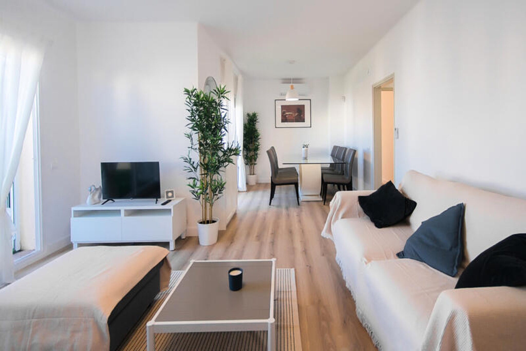 In the heart of the charming coastal village of Roses, this delightful 70 m² apartment offers a serene escape just moments from the Mediterranean Sea. Imagine waking up to the gentle sound of waves and enjoying your morning coffee on a spacious terrace with breathtaking mountain views. This inviting retreat is perfect for families or groups of up to six, providing a harmonious blend of comfort and coastal charm.
Step inside and be greeted by a bright and airy living room, where a plush double sofa invites you to unwind after a day of exploring. The two cozy bedrooms, each featuring a comfortable double bed, promise restful nights, while the soft lighting and warm décor create a tranquil ambiance. The fully equipped kitchen, complete with modern appliances and all the essentials, makes it easy to prepare delicious meals to share with your loved ones.
The true gem of this apartment is its expansive 70 m² terrace. Furnished with lounge chairs, a dining table, and chairs, it’s the perfect spot to soak in the fresh sea breeze, admire the stunning mountain backdrop, or enjoy an evening aperitif under the stars. Whether you’re savoring a quiet moment or gathering with friends, this outdoor space is sure to be a highlight of your stay.
Roses itself is a vibrant village brimming with charm. Stroll along its picturesque streets, indulge in local cuisine at nearby restaurants and cafés, or explore the beautiful beaches and scenic trails that surround the area. With its prime location and inviting atmosphere, this apartment is your gateway to an unforgettable Mediterranean getaway.