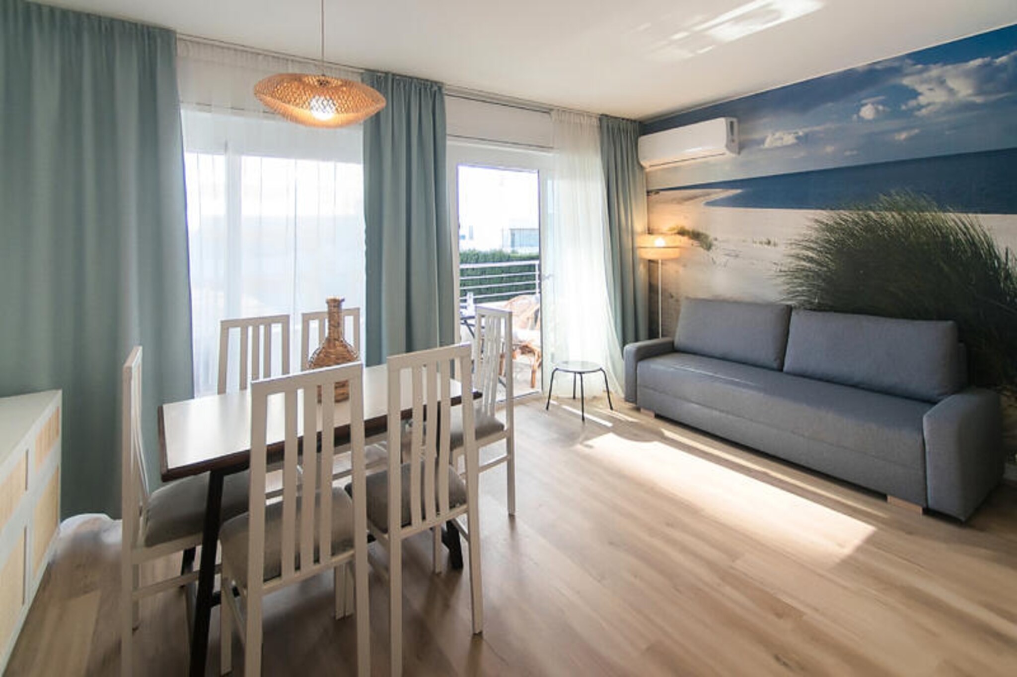In the heart of the picturesque village of Roses, this stylish and inviting 45 m² two-bedroom apartment is the perfect retreat for a relaxing Spanish getaway. With its warm ambiance and modern design, it offers an ideal setting for families or groups of up to six people seeking comfort and charm by the Mediterranean coast.
Step into the bright and welcoming living room, where contemporary furnishings and soft lighting create a cozy atmosphere. The open-plan layout seamlessly connects the living area to a fully equipped kitchen, making it easy to prepare meals and share moments with loved ones. The master bedroom features a plush double bed, while the second bedroom offers two single beds, perfect for children or friends. Additional sleeping arrangements in the living room ensure everyone has a comfortable place to rest.
The highlight of this apartment is undoubtedly the private terrace. From here, you can sip your morning coffee while soaking in the stunning views of Roses, or unwind in the evening as the sun sets over this charming coastal town. The shared swimming pool adds an extra touch of leisure, inviting you to cool off on warm Spanish afternoons.
Located just moments from the vibrant streets of Roses, you’ll find a variety of restaurants, shops, and cultural attractions at your doorstep. Whether you’re exploring the nearby beaches, indulging in local cuisine, or simply relaxing on the terrace, this apartment promises an unforgettable holiday experience in the heart of Catalonia.