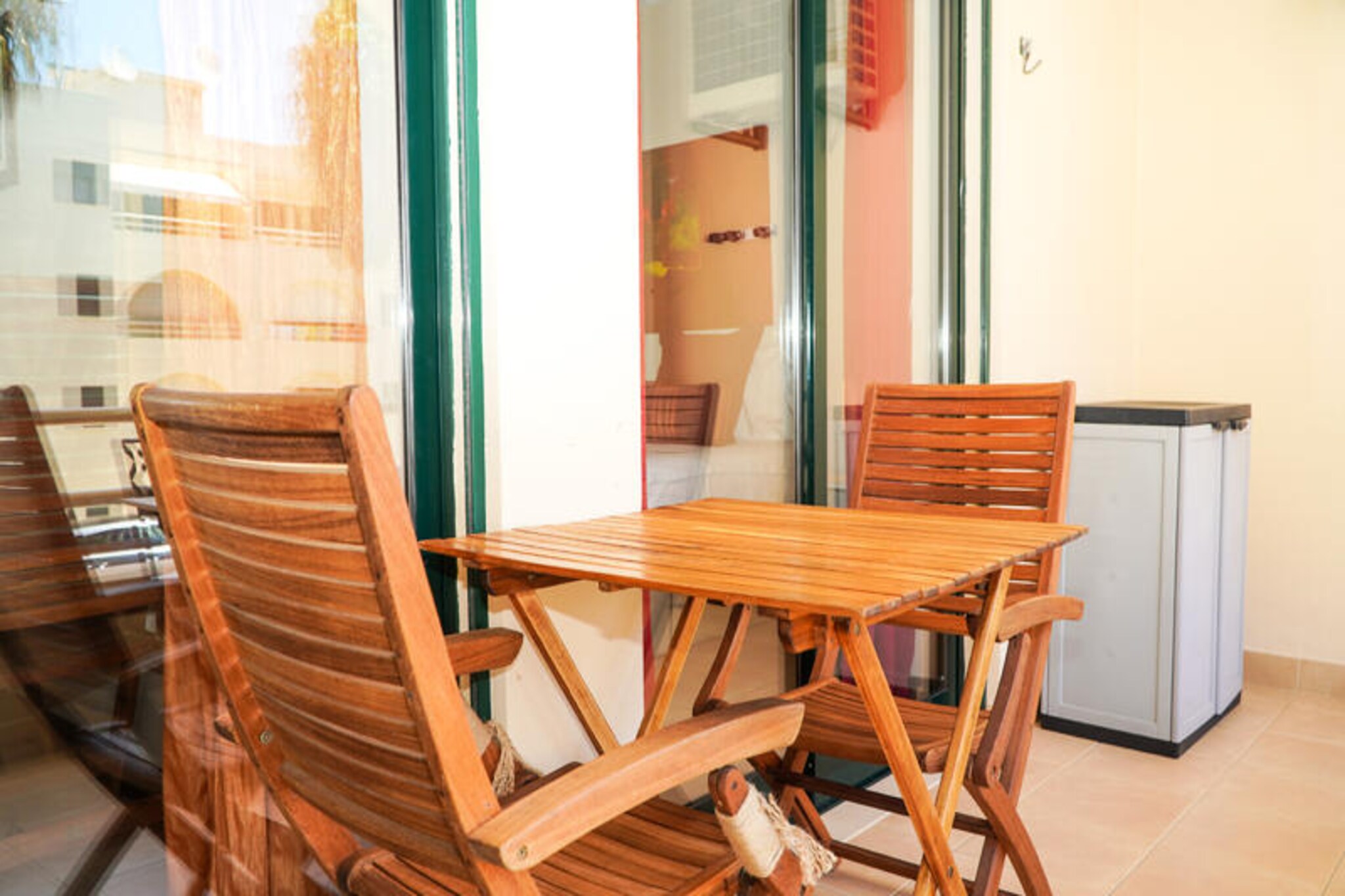 In the heart of Albufeira, where the golden Algarve coastline meets the vibrant charm of Portugal, this spacious 2-bedroom apartment offers a tranquil retreat for families and friends. With its welcoming atmosphere and modern amenities, it’s the perfect base for exploring the region’s stunning beaches, lively streets, and rich cultural heritage. Whether you’re savoring the sea breeze on the terrace or planning your next adventure, this home promises a memorable stay.
Spanning 300 m², the apartment comfortably accommodates up to six guests with two well-appointed bedrooms featuring three beds, including a cozy bunk bed and an extra bed. The two bathrooms, one with a bathtub, ensure convenience for all. The fully equipped kitchen invites you to prepare delicious meals with ease, offering everything from an oven and microwave to a dishwasher and kettle. Central heating and Wi-Fi provide year-round comfort, while the spacious terrace with outdoor furniture is perfect for enjoying sunny afternoons or al fresco dining.
Located in a peaceful area, the apartment includes free on-site parking, allowing you to explore Albufeira’s attractions with ease. Stroll through the charming old town, relax on pristine beaches like Praia dos Pescadores, or indulge in the local cuisine at nearby restaurants. For families, the area offers plenty of activities, from water parks to scenic boat tours along the coast.
Whether you’re seeking relaxation or adventure, this apartment combines comfort and convenience, making it the ideal choice for your Algarve getaway.