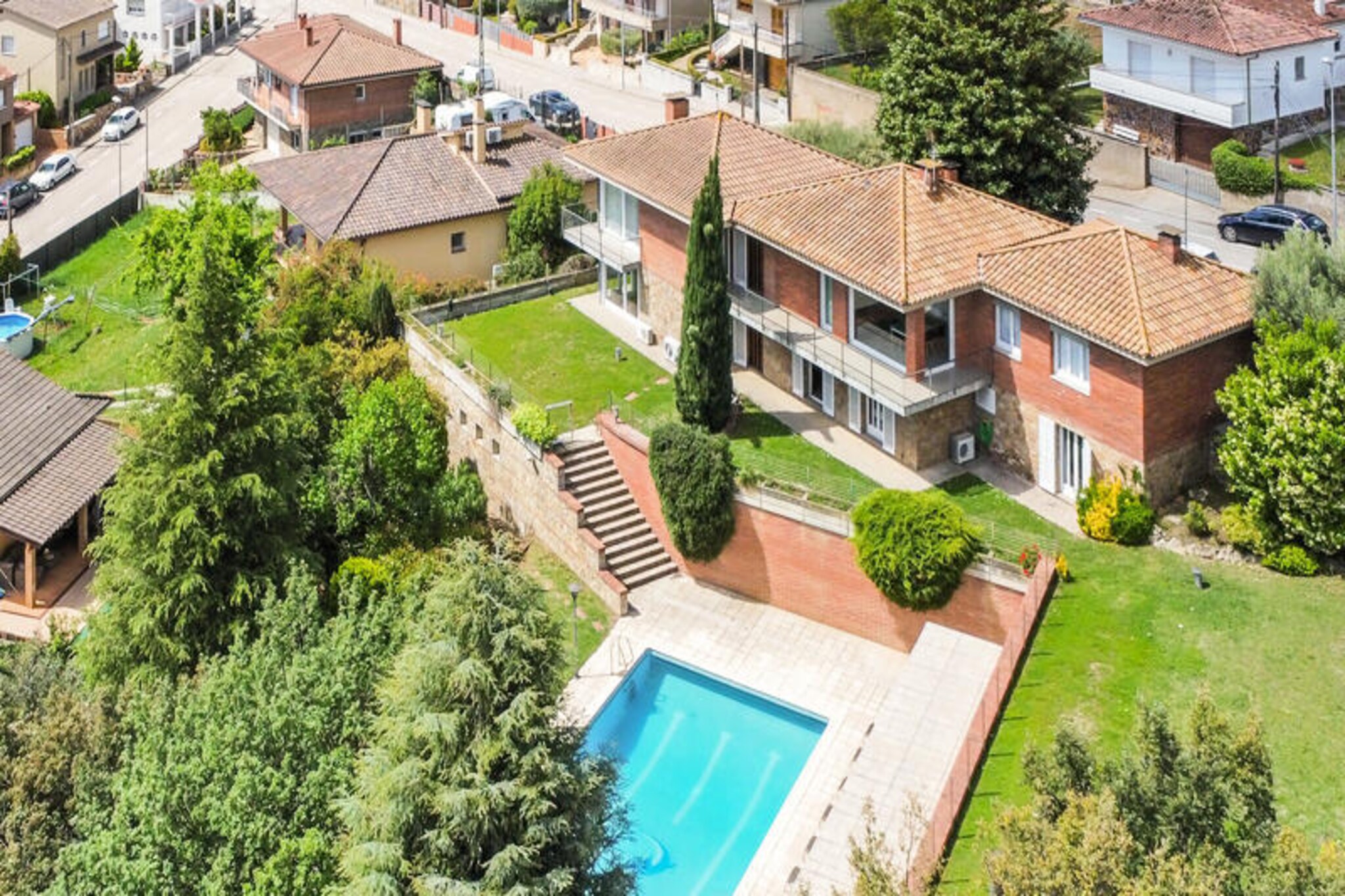 Villa in Banyoles with Private Pool & Gym