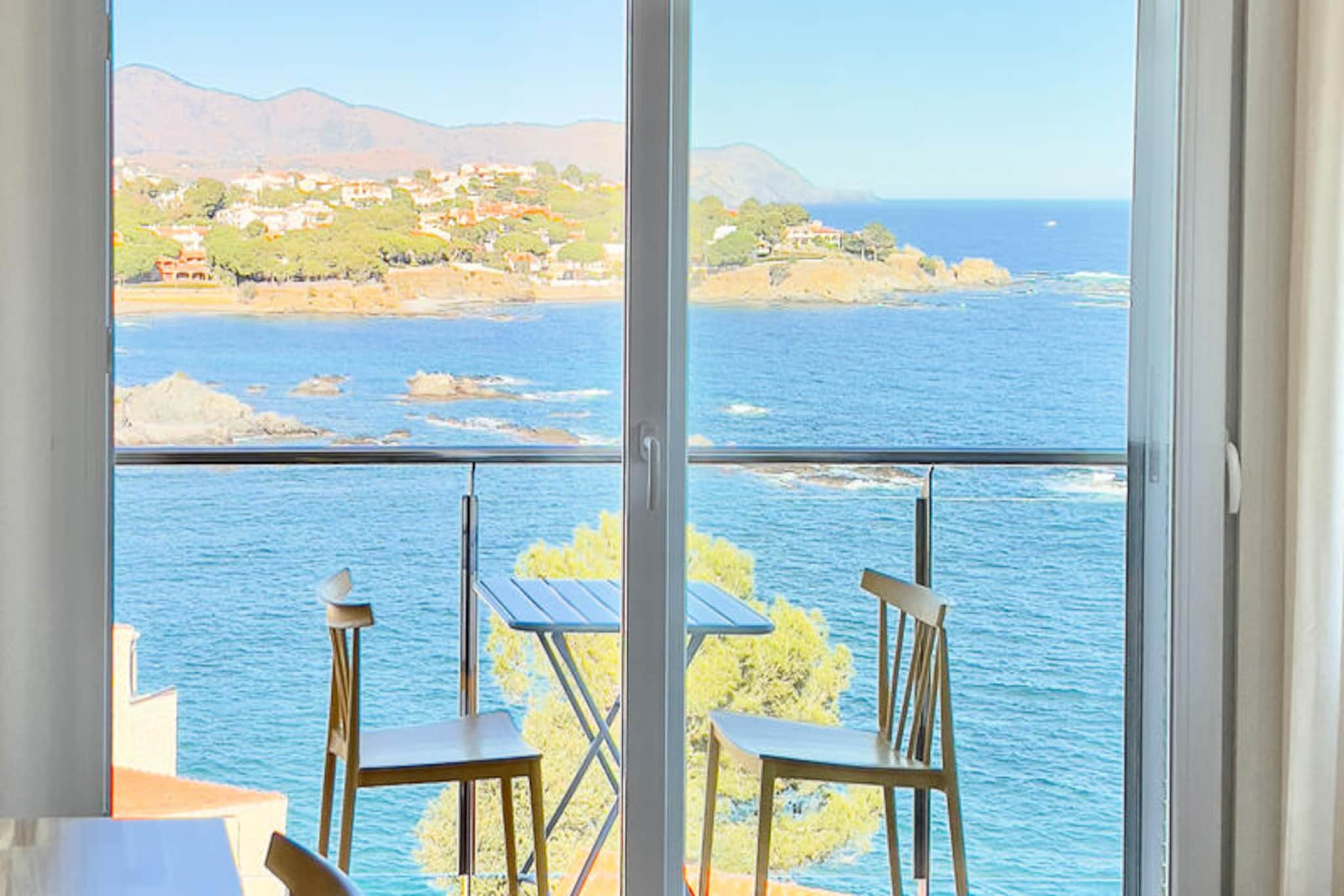 Apartment in Llanção near El Cau del Llop