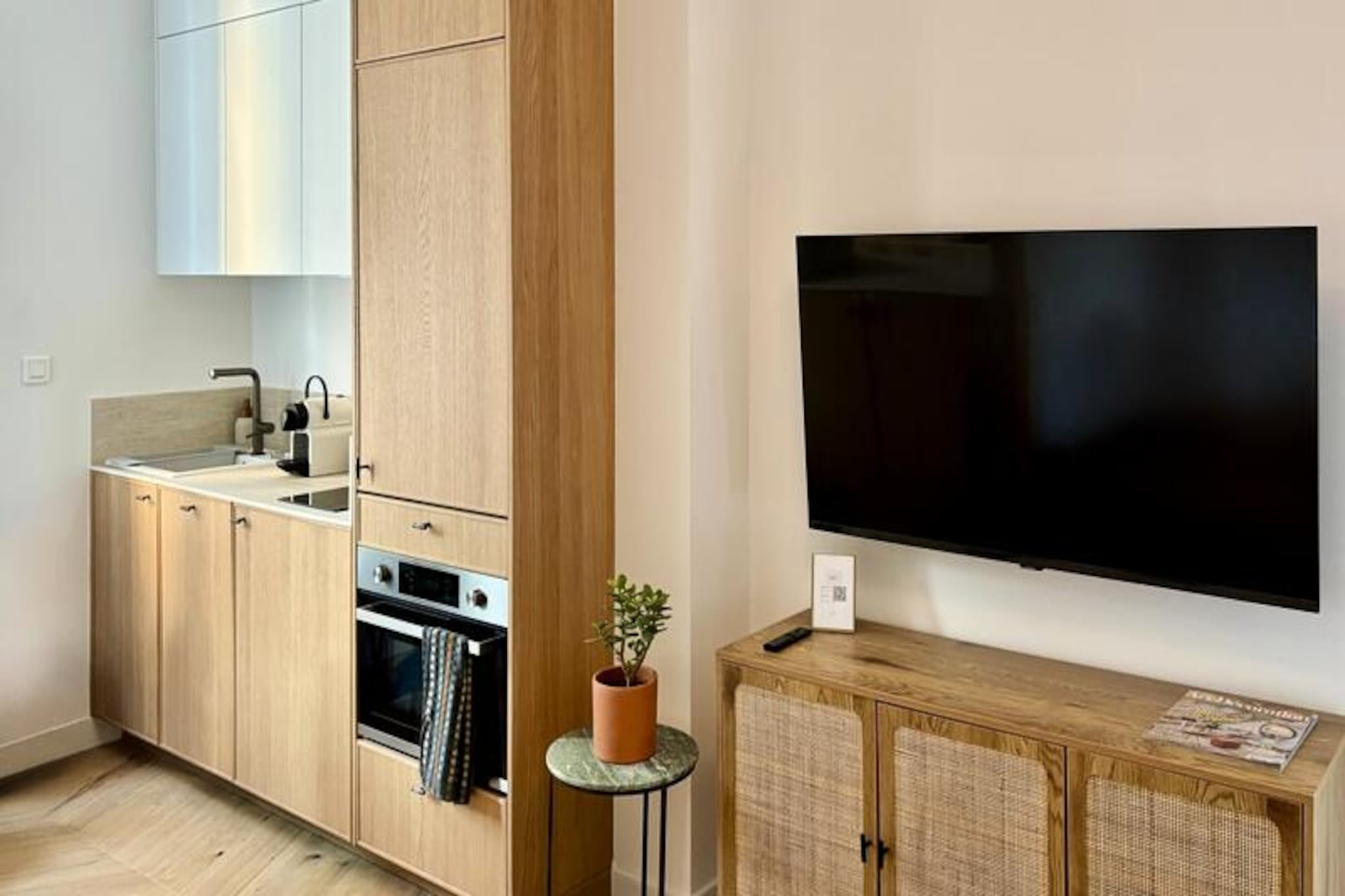 Apartment in La Défense with Chic Design