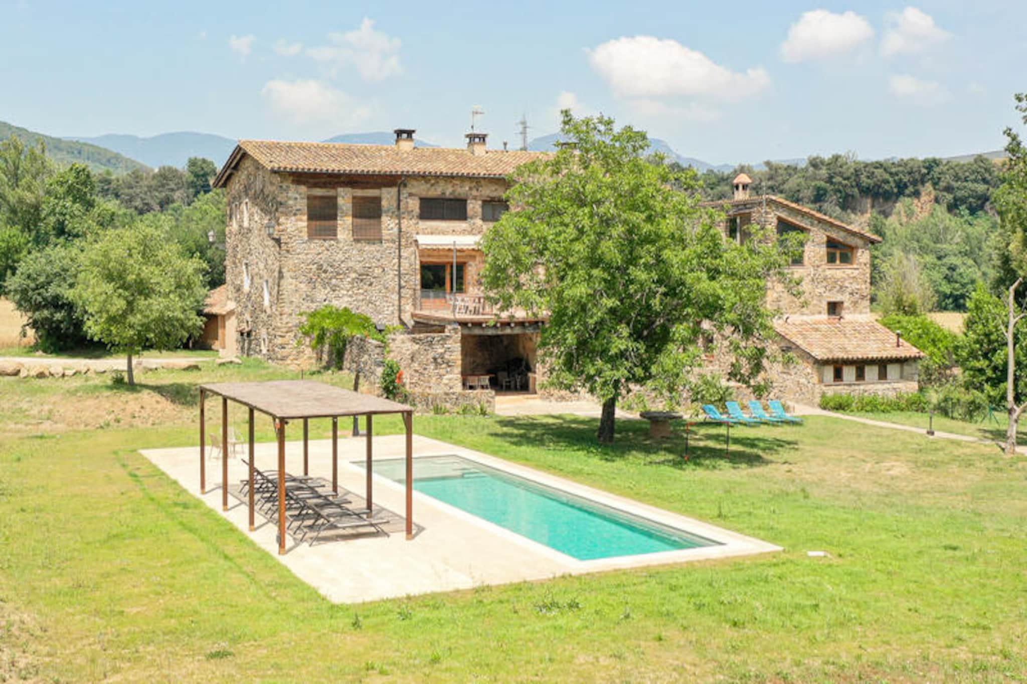 House in La Garrotxa with Saltwater Pool