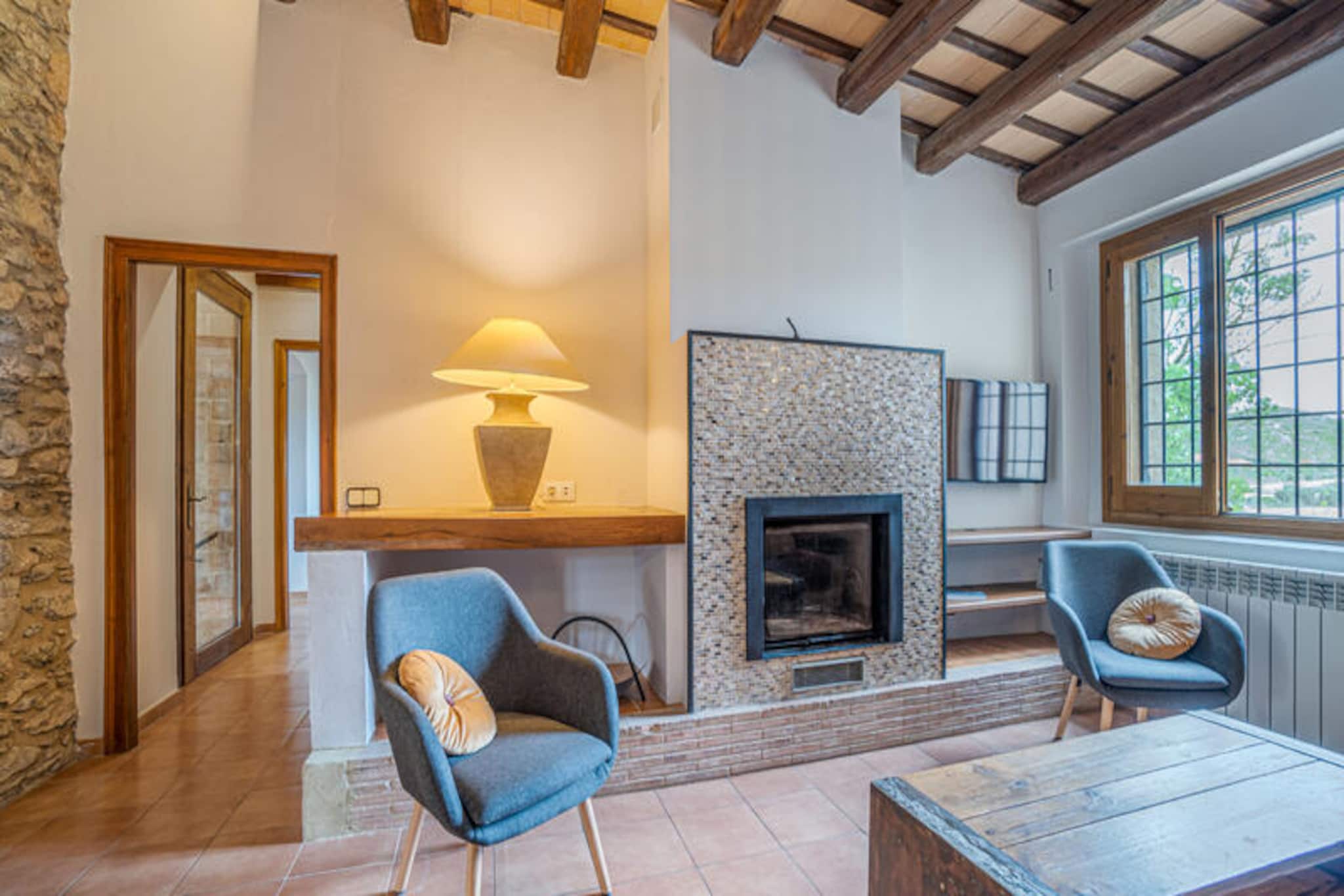 House in Les Escaules with Private Pool