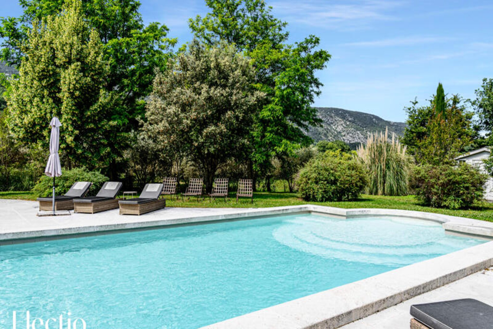 Apartment in Luberon with Heated Pool