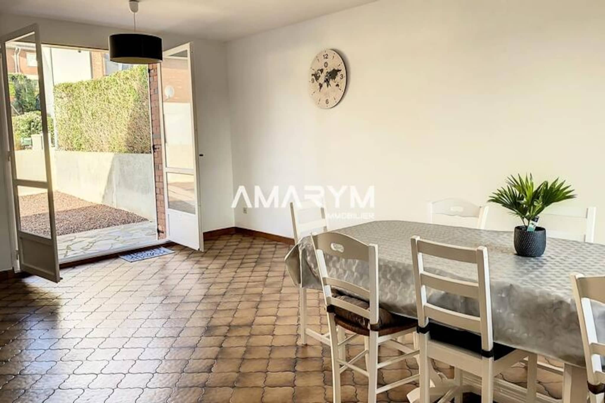 In the heart of the picturesque seaside town of Mers-les-Bains, this charming detached house offers the perfect retreat for families and friends seeking a blend of relaxation and adventure. With its unique Belle Époque architecture, high chalk cliffs, and vibrant local culture, Mers-les-Bains is a destination that captivates all who visit. Whether you’re strolling along the sandy beach at low tide or exploring the lively markets and quaint shops, this town promises an authentic coastal experience. 
 
 The house itself is a haven of comfort and conviviality. The fully equipped kitchen invites you to prepare delicious meals, which can be enjoyed on the terrace overlooking the private, enclosed garden. The spacious living room, complete with a decorative fireplace, creates a warm and inviting atmosphere for cozy evenings. Upstairs, three thoughtfully arranged bedrooms provide restful accommodations: one with a double bed and two with twin beds, ensuring everyone has their own space. The practical bathroom and additional amenities make this home a functional and welcoming choice for your stay.
 
 Step outside to discover the garden, an ideal space for relaxation or lively gatherings around the barbecue. Whether you’re savoring a meal with loved ones or simply soaking up the fresh sea air, the outdoor area is perfect for creating lasting memories. 
 
 Mers-les-Bains is more than just a seaside resort; it’s a green haven and a hub for sports and leisure activities. From its iconic cliffs to its friendly local community, this town invites you to immerse yourself in its charm. Book your stay now and experience the perfect blend of comfort, nature, and coastal allure.