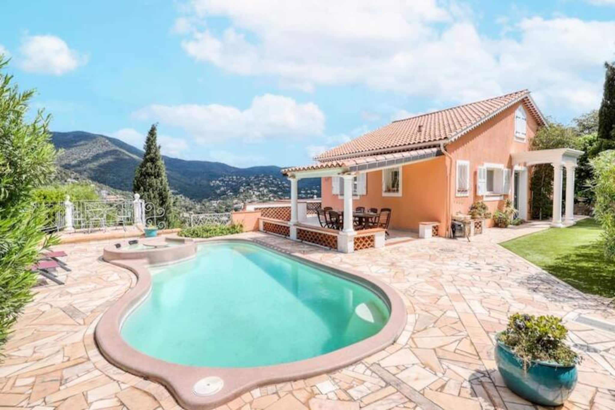 Villa in Pramousquier near Mysterious Beach
