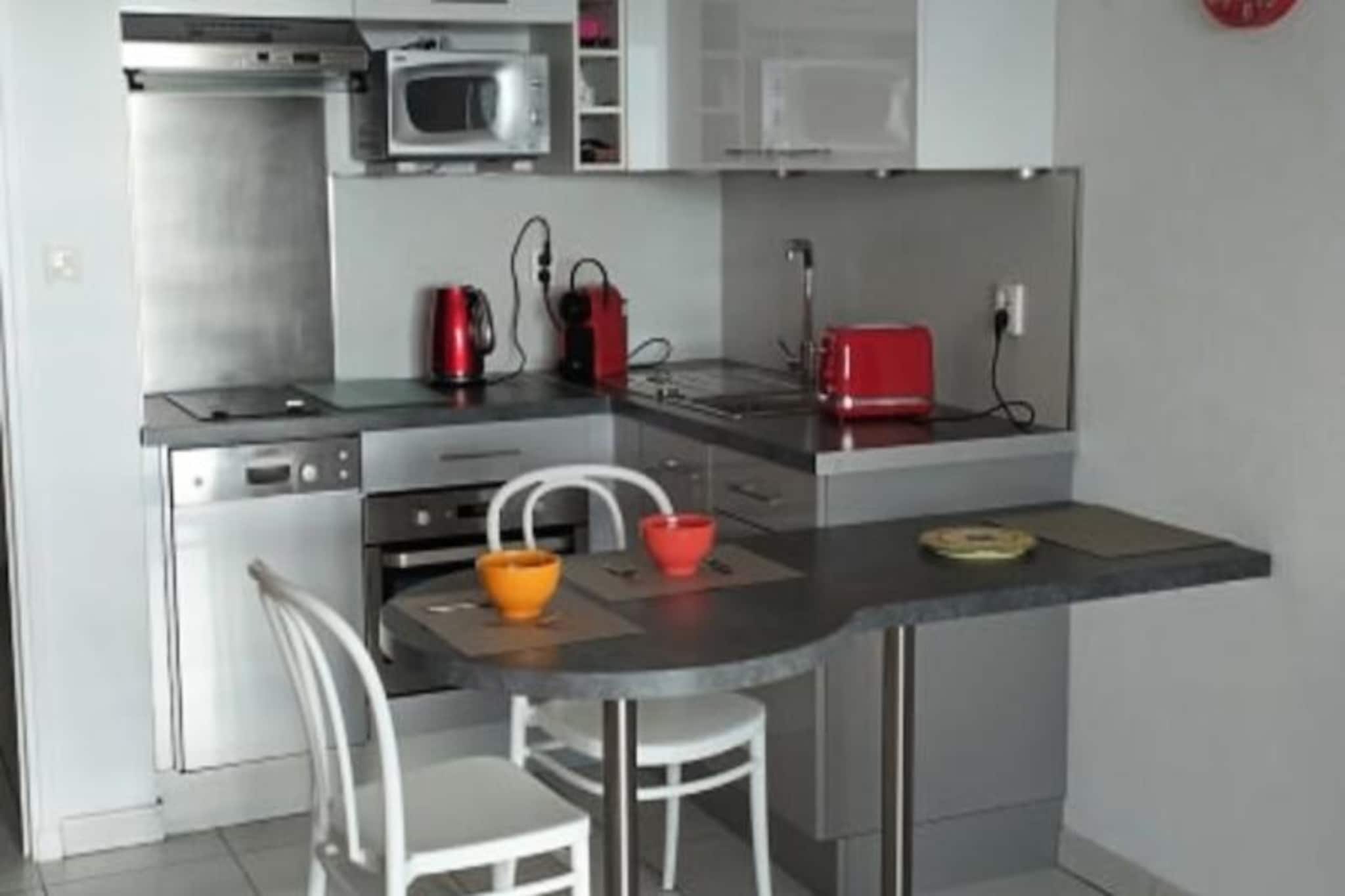 Apartment near Saint-Clair Beach & View