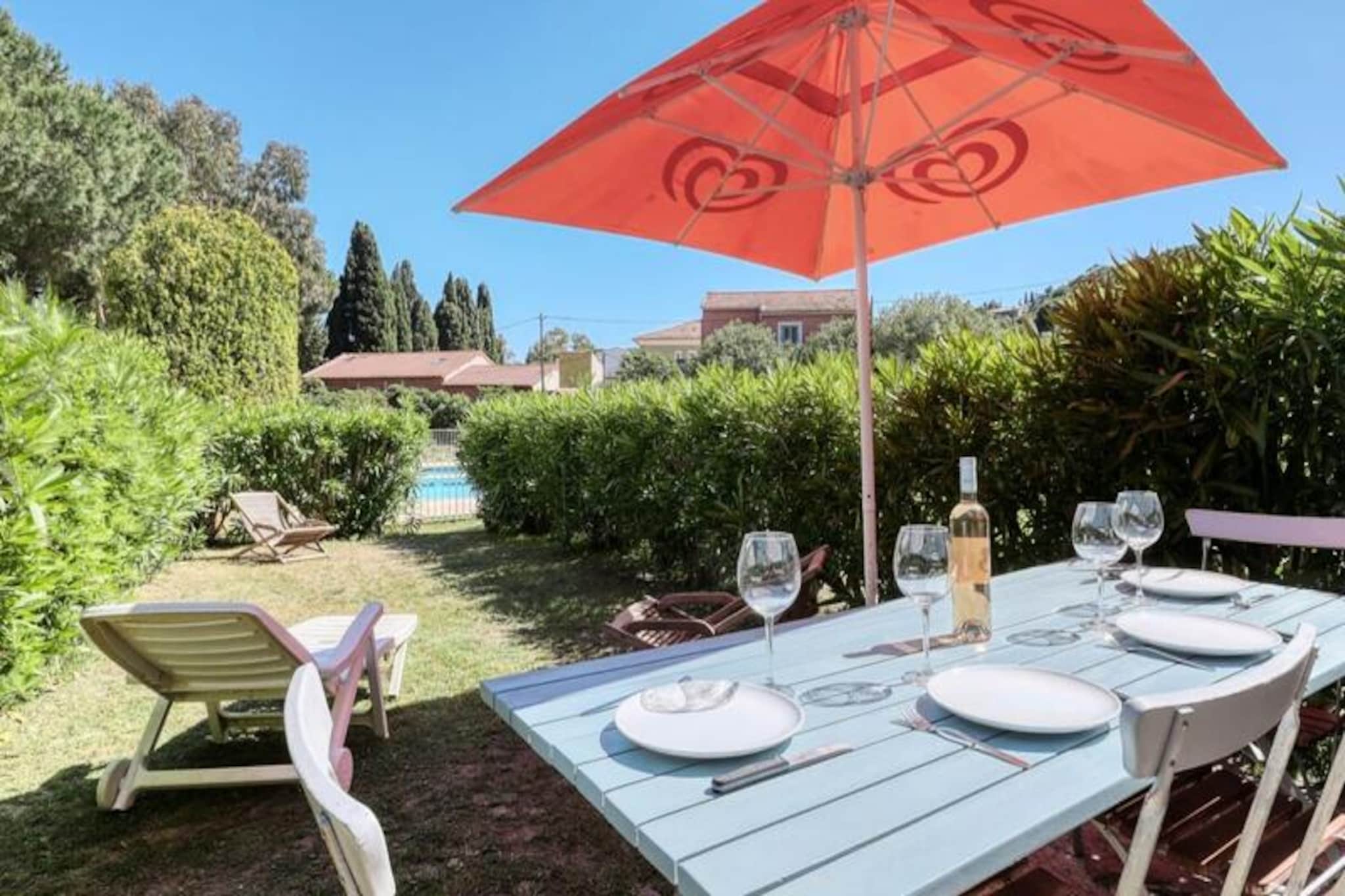 Apartment near Saint-Clair Beach & Pool