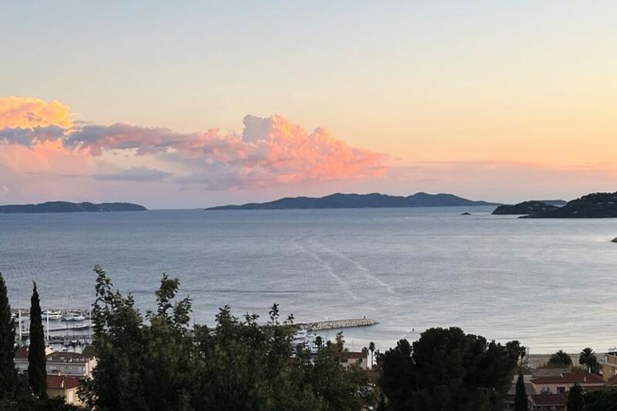 Villa in Le Lavandou with Sea View Pool
