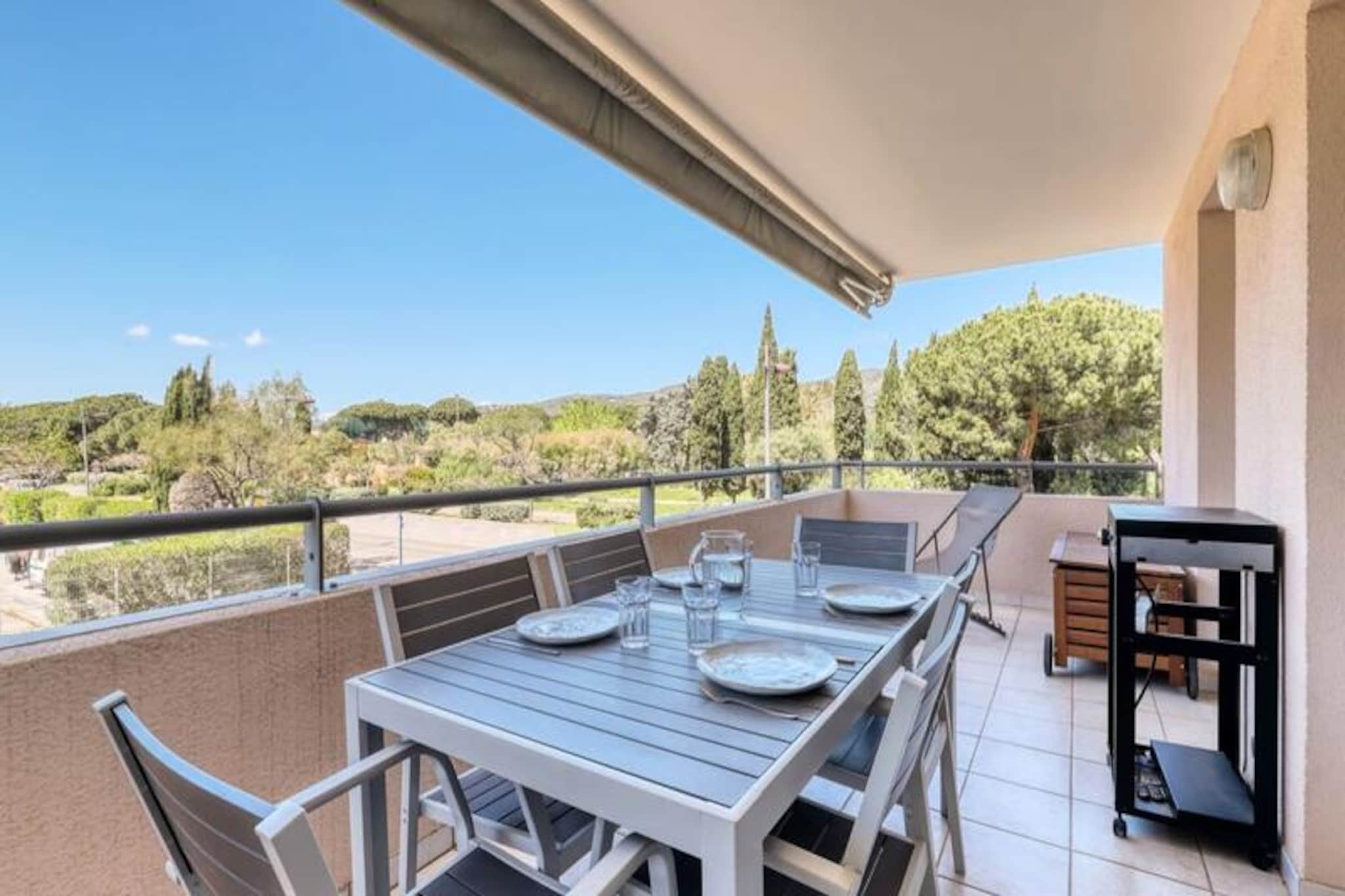 Apartment in Le Lavandou with Pool Access