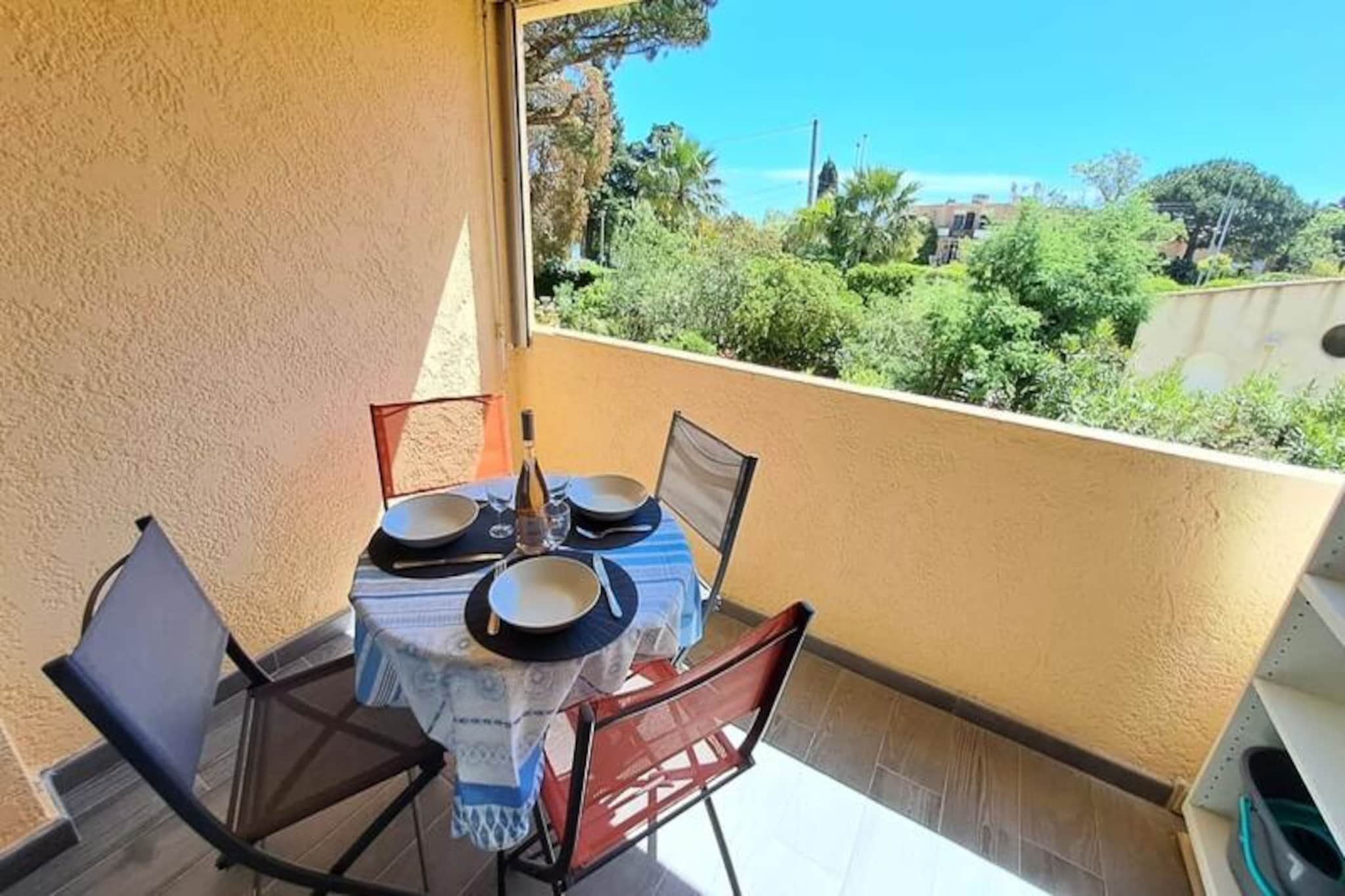 Apartment in Saint-Clair near Golden Isles