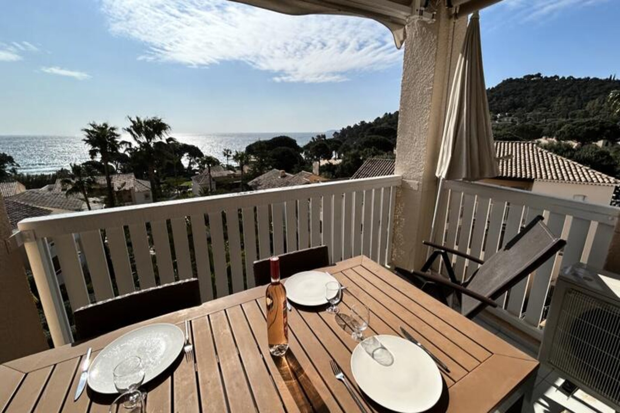Where the azure waves kiss the golden sands, this charming one-bedroom apartment in the L'Anse de Pramousquier residence invites you to experience the ultimate seaside escape. With panoramic sea views and the soothing sound of waves as your backdrop, every moment here feels like a serene retreat into nature’s embrace. Just a few steps from the beach, this property offers an idyllic setting for couples, small families, or friends seeking tranquility and beauty.
Inside, the apartment is thoughtfully designed for comfort and relaxation. The air-conditioned living room and bedroom ensure a cool haven even on the warmest days, while the private terrace provides a front-row seat to the horizon’s ever-changing hues. The bright living area features a cozy sofa bed, and the fully equipped kitchen makes meal preparation a breeze. A functional bathroom and separate toilet add to the convenience, and the dedicated parking space ensures stress-free arrivals and departures.
The residence itself is a haven of leisure. Engage in spirited beach volleyball matches, enjoy friendly games of ping-pong, or let the little ones explore the children’s playground. With sheets and towels provided and thoughtful touches like a few essentials upon arrival, your stay is designed to be effortless and enjoyable.
Nestled in a calm and unspoiled environment, this apartment is perfect for those who dream of waking up to the sound of the sea and spending their days basking in the Mediterranean sun. Whether you’re strolling along the pristine beach, savoring the local cuisine, or simply unwinding on your terrace, this is your little corner of paradise for an unforgettable seaside getaway.