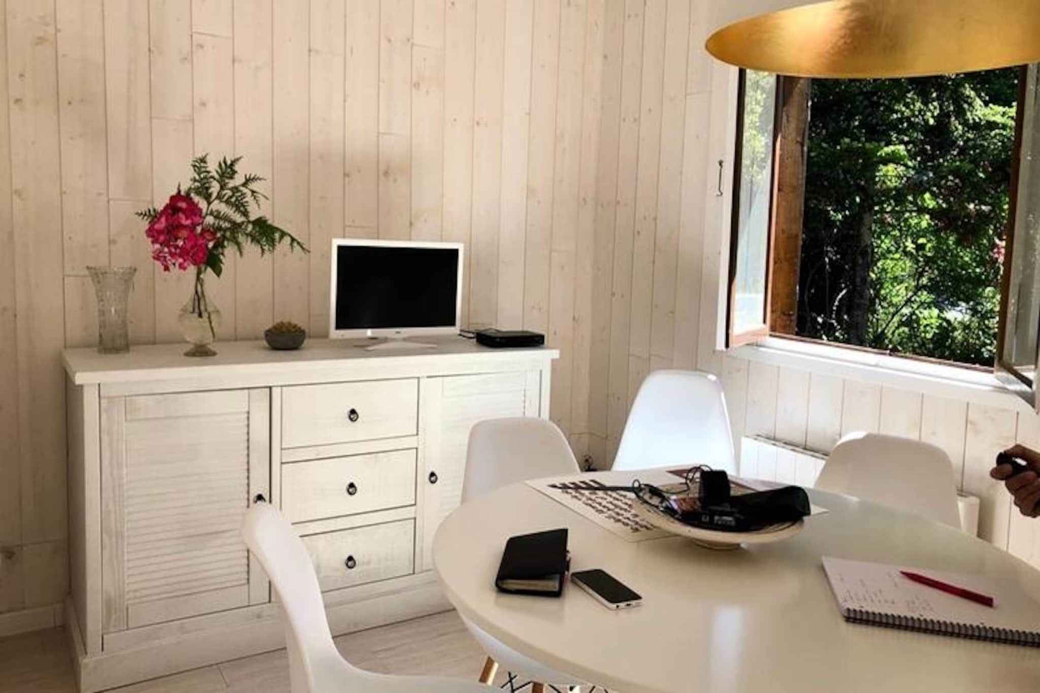 Chalet with Garden near French Coast
