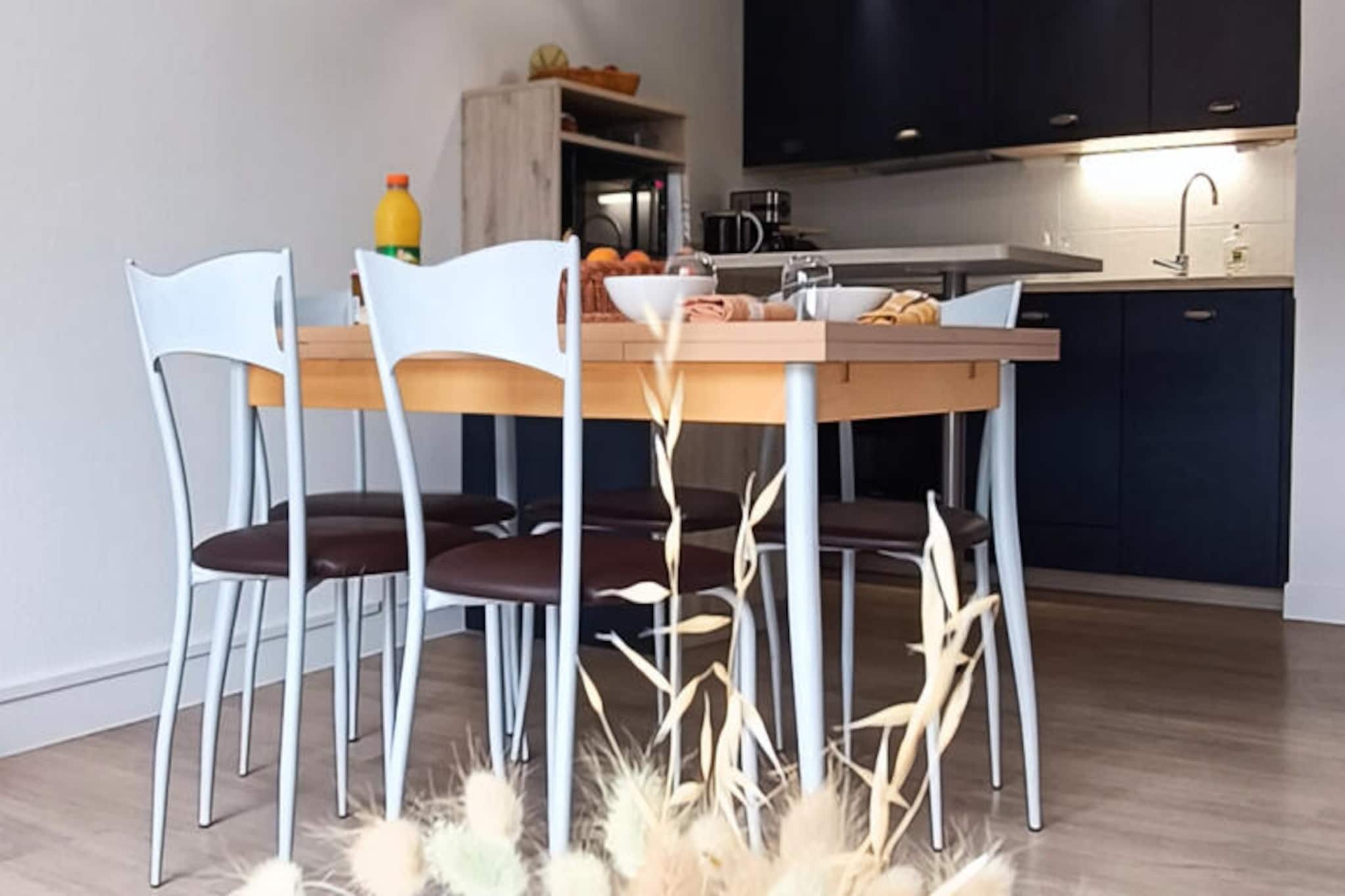 Apartment in Les Sables near Pine Forest