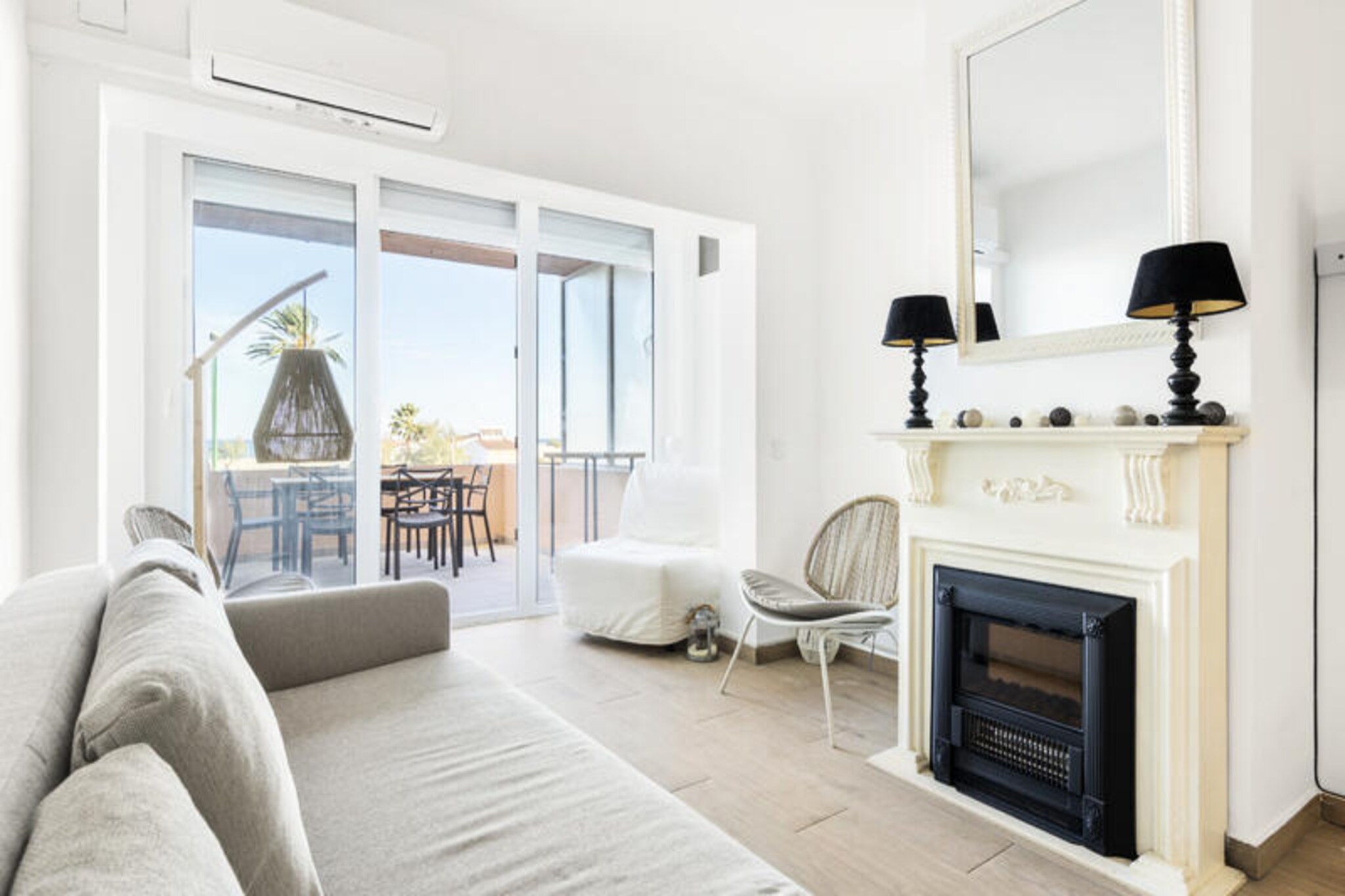 Apartment in Empuriabrava with Sea Views