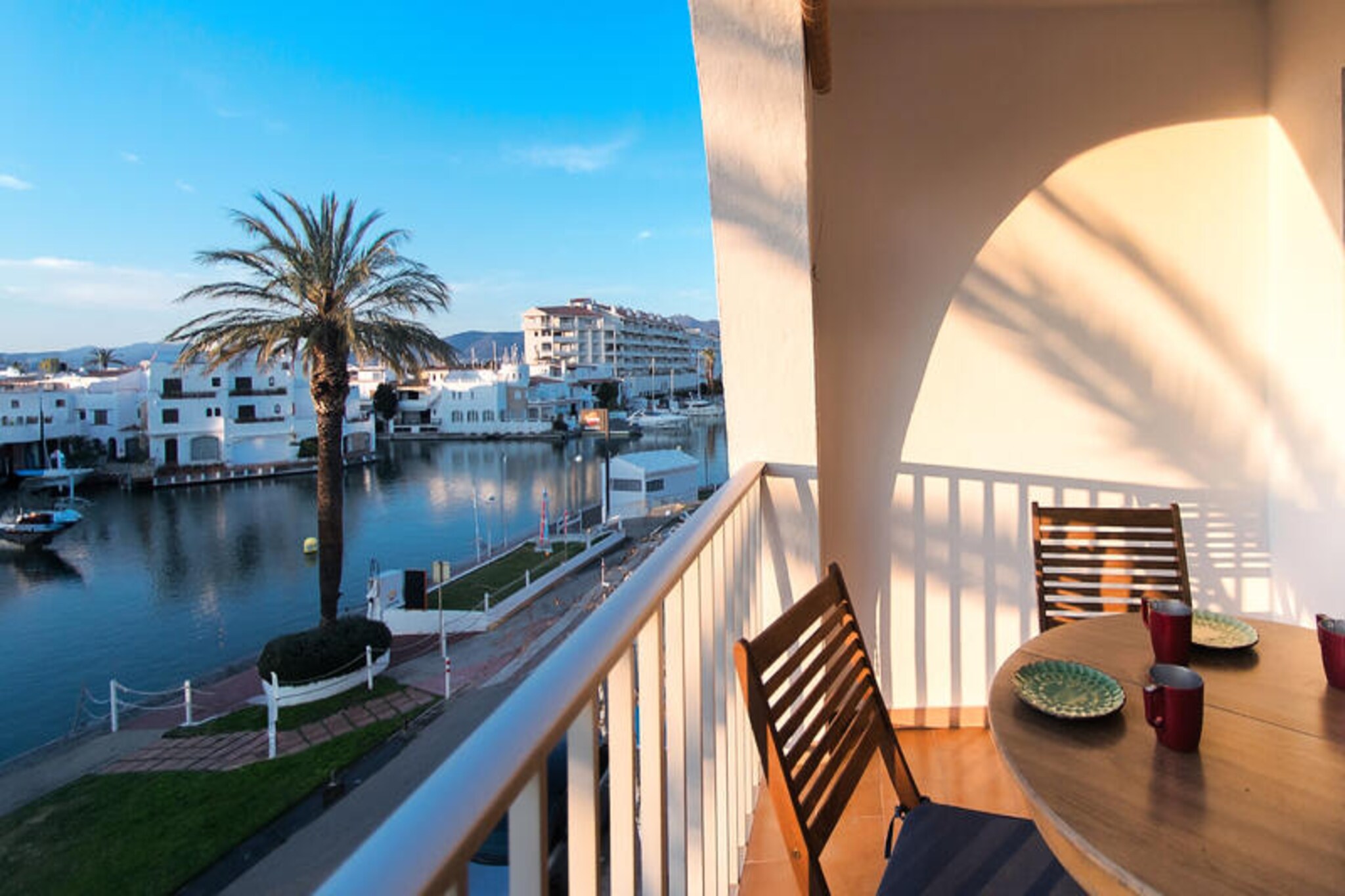 Holiday Home in Empuriabrava by Canal