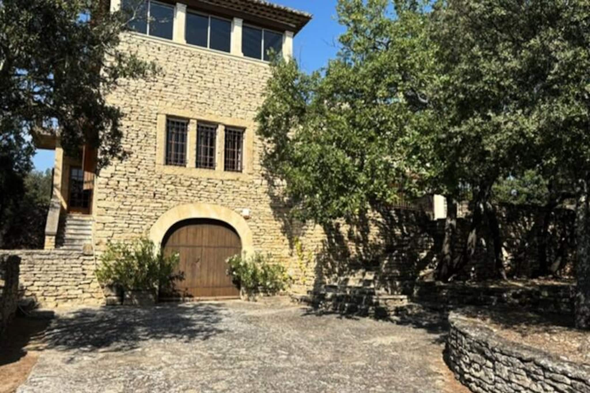 Farmhouse in Gordes with Pool & Views