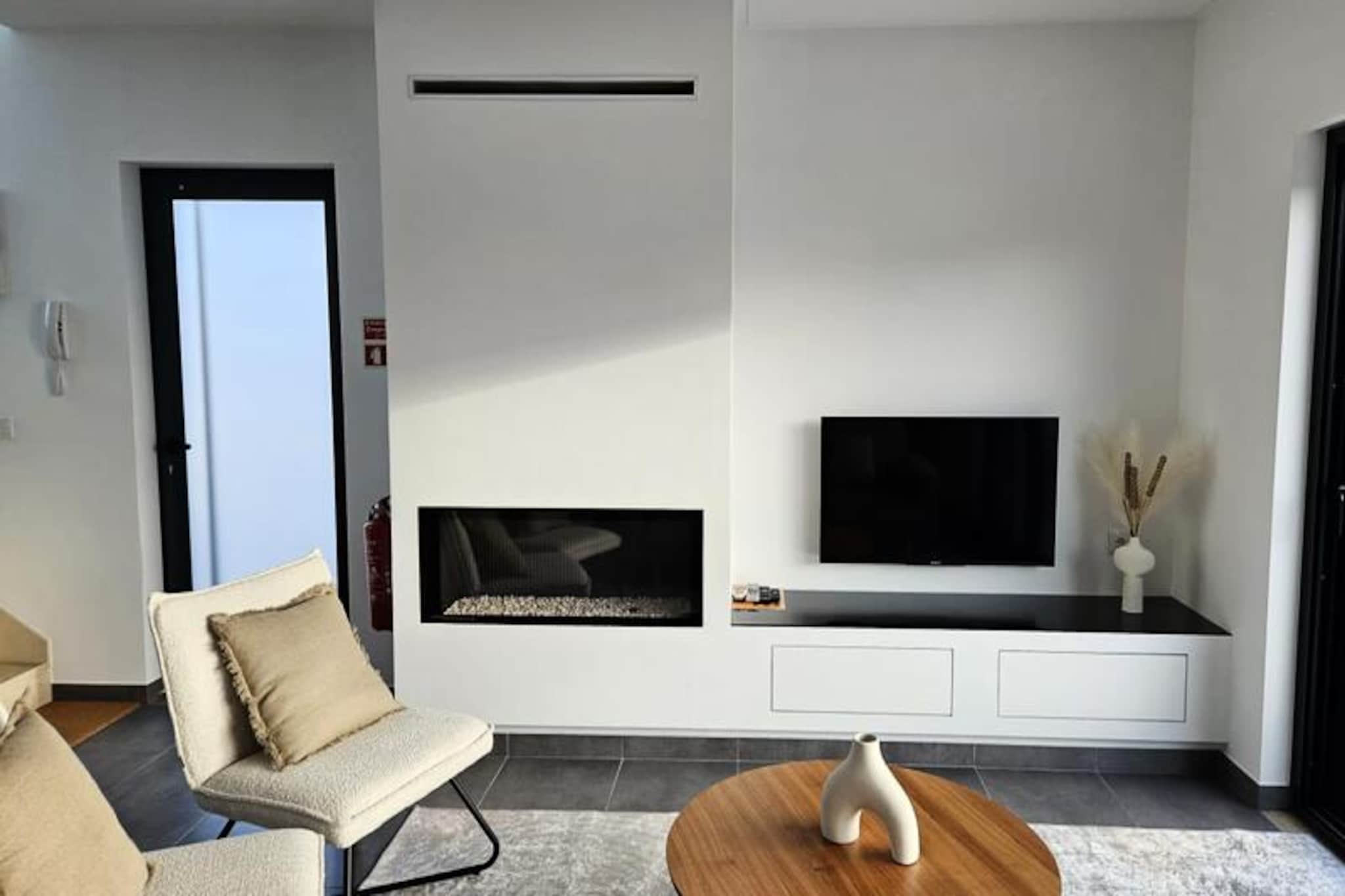 Villa near Foz do Arelho with Pool