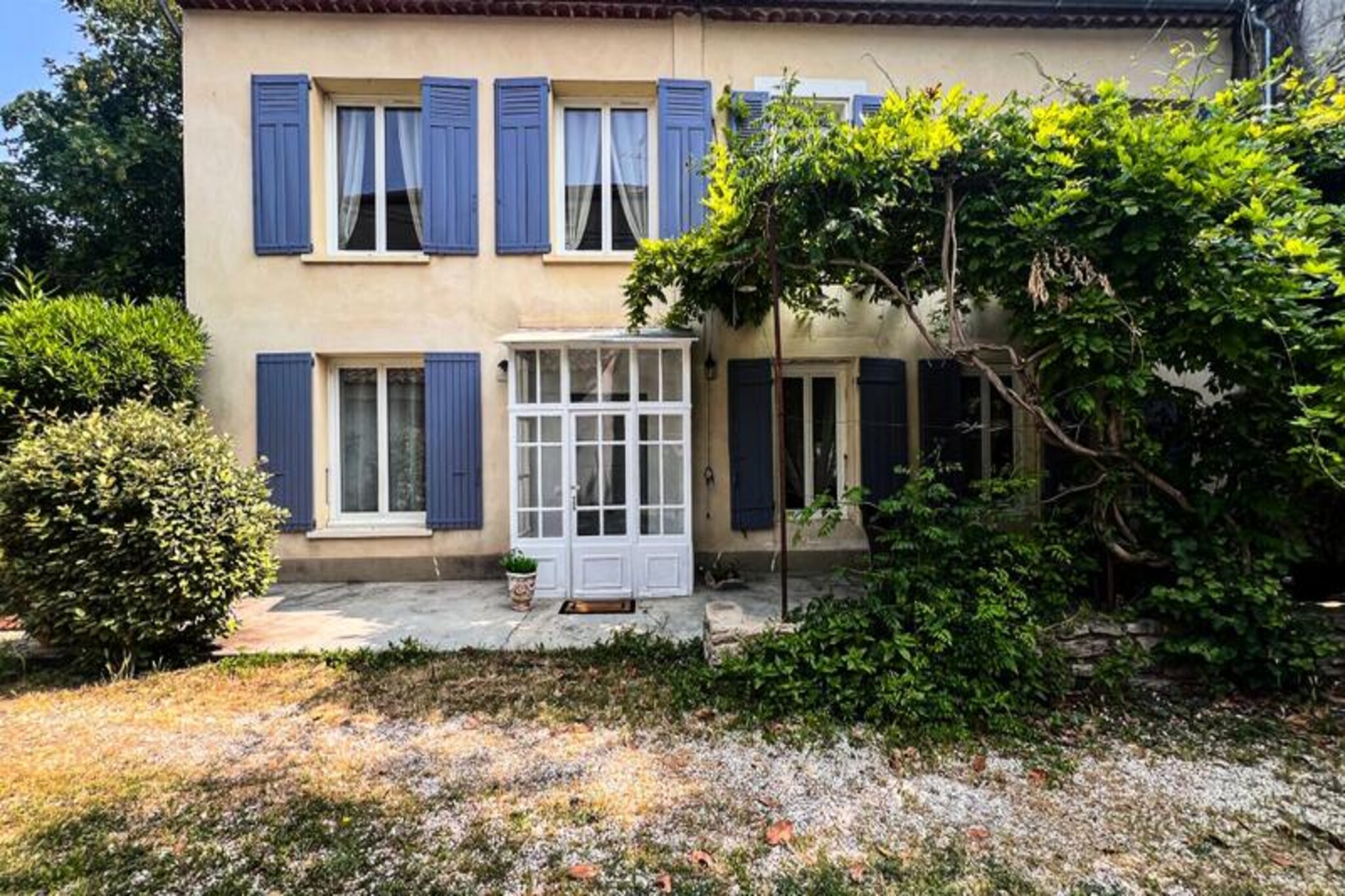 House in Provence near Sorgue River