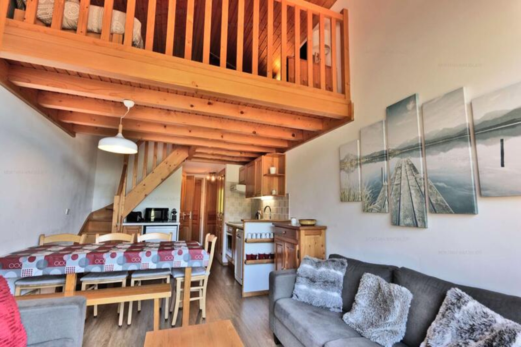Apartment in Chinaillon with Ski Access