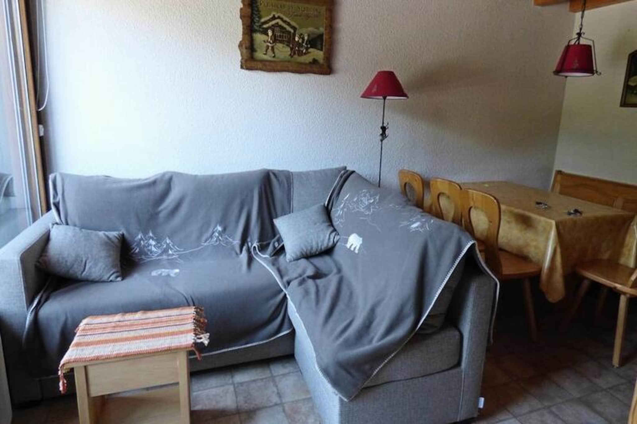Apartment in Les Parasses with Mountain View