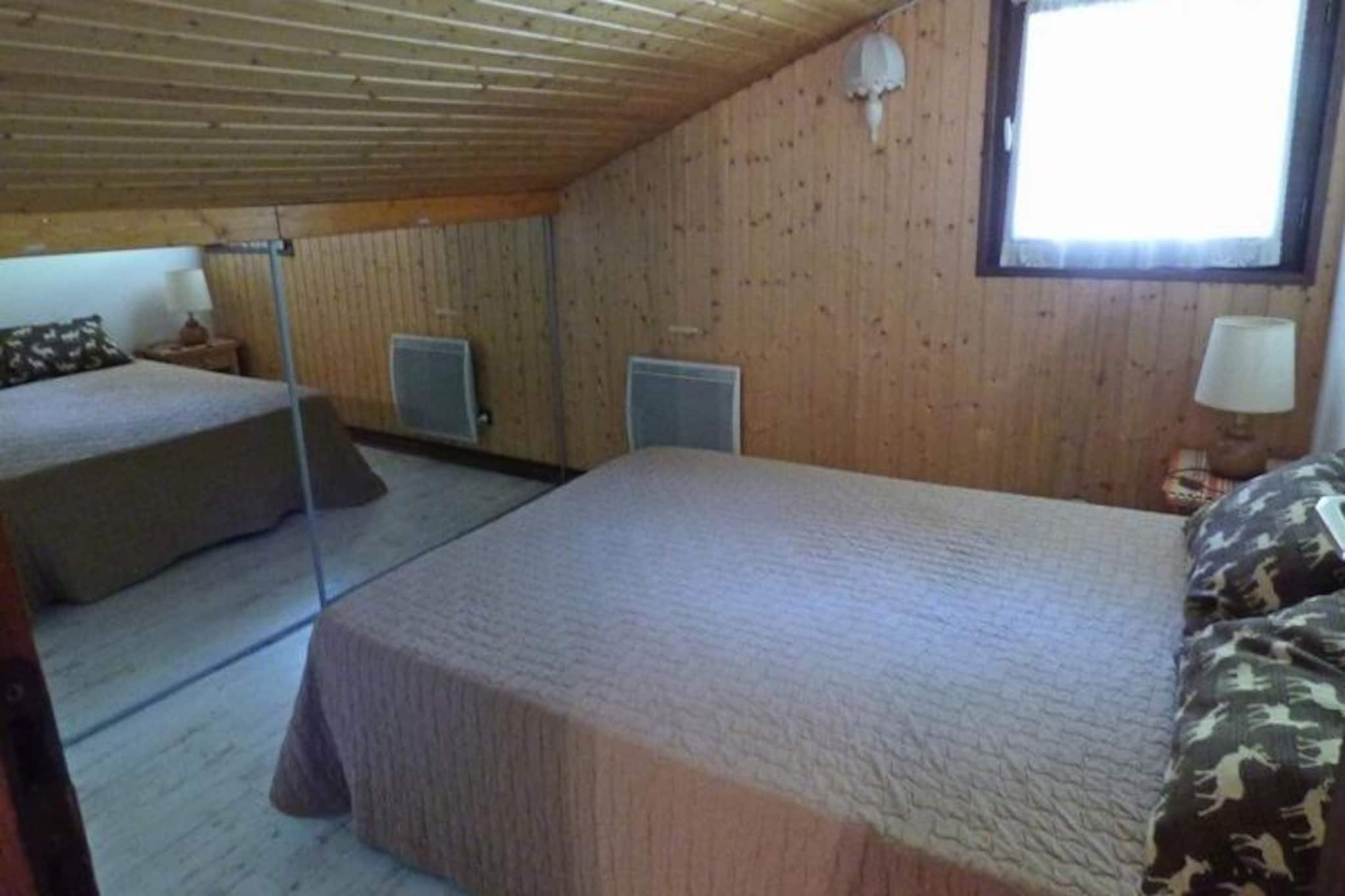 Apartment in Les Parasses with Mountain View