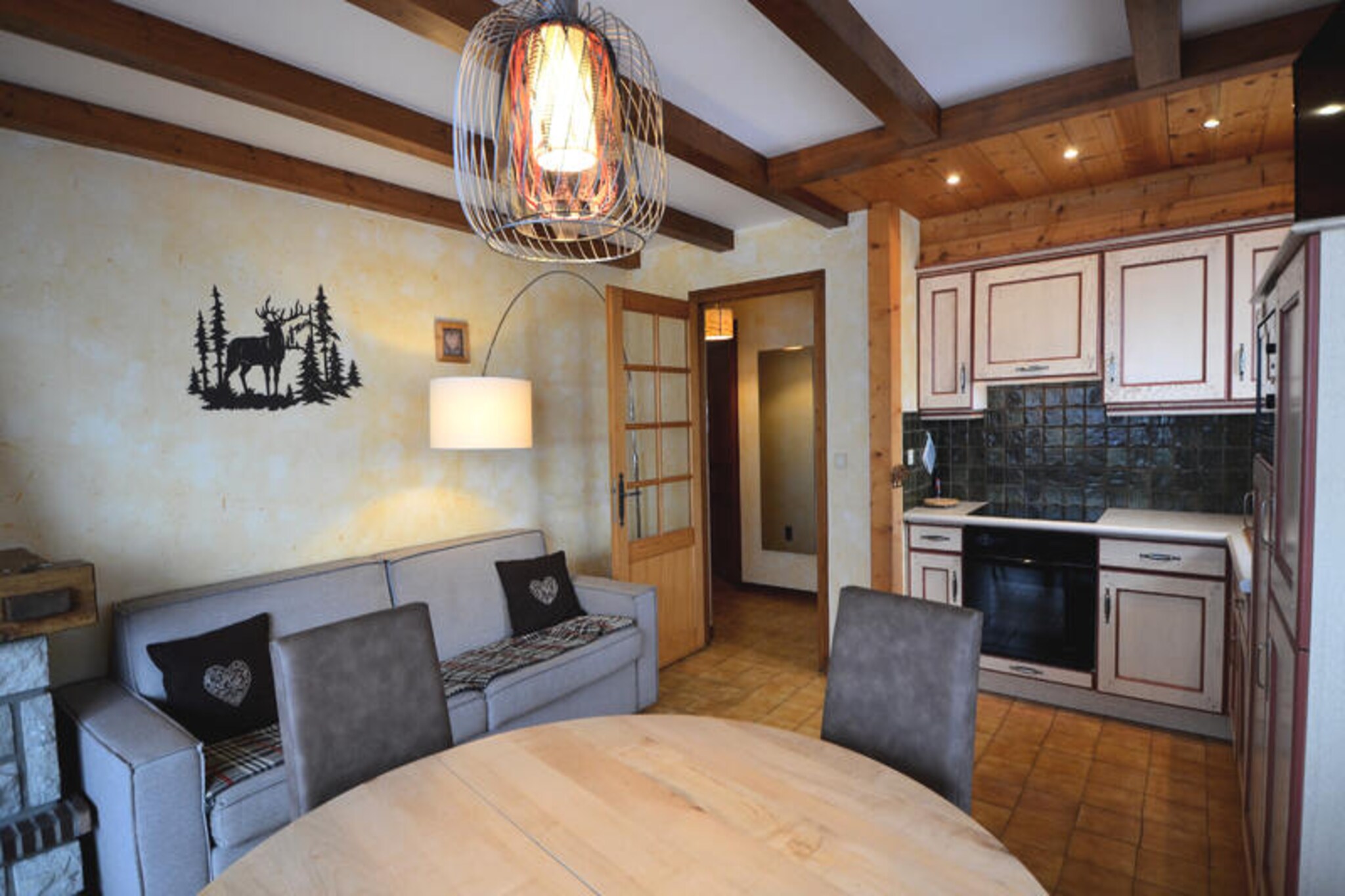 Apartment in Villeneuve near Ski Slopes