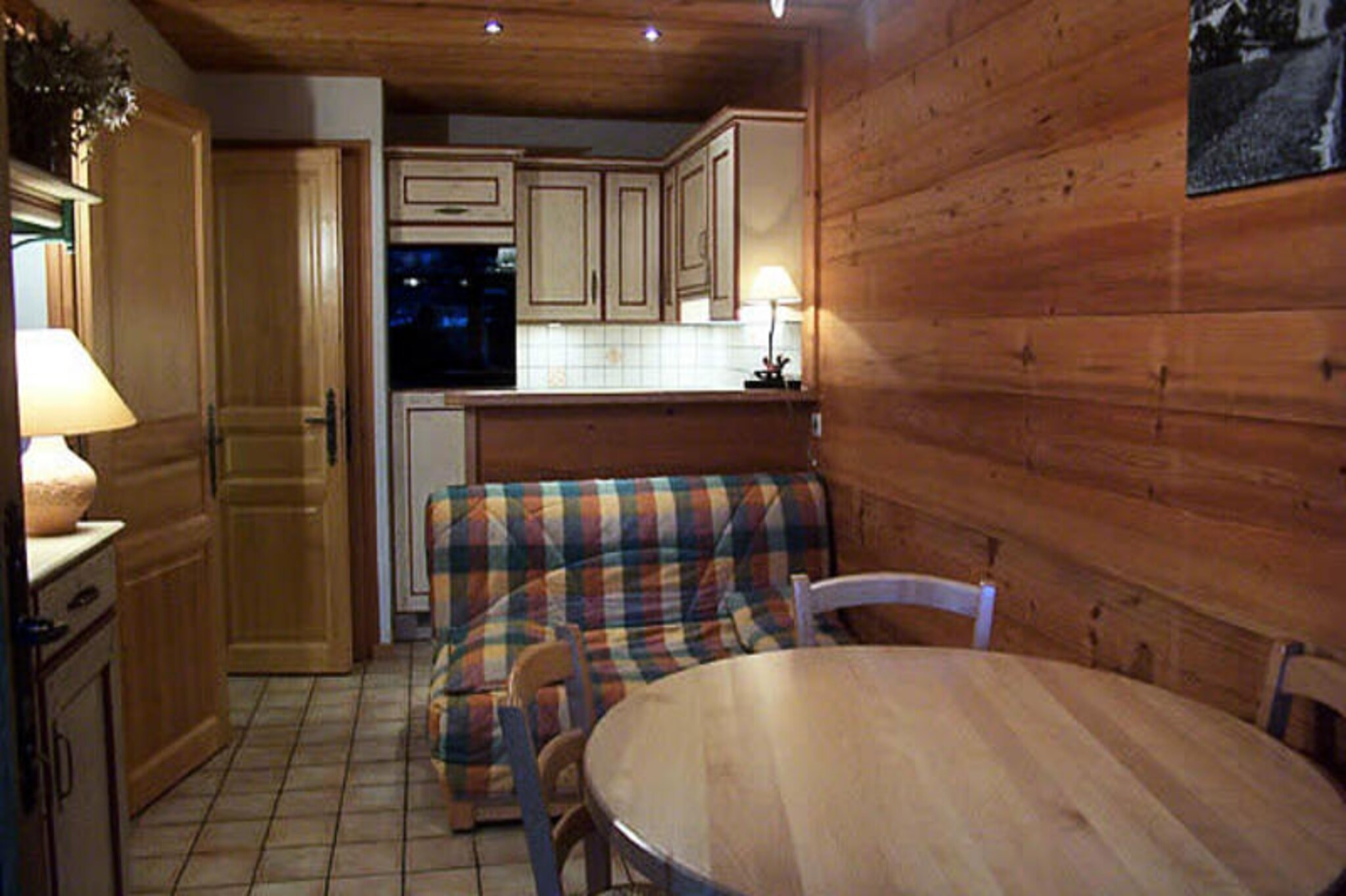 2 Rooms for 4 People