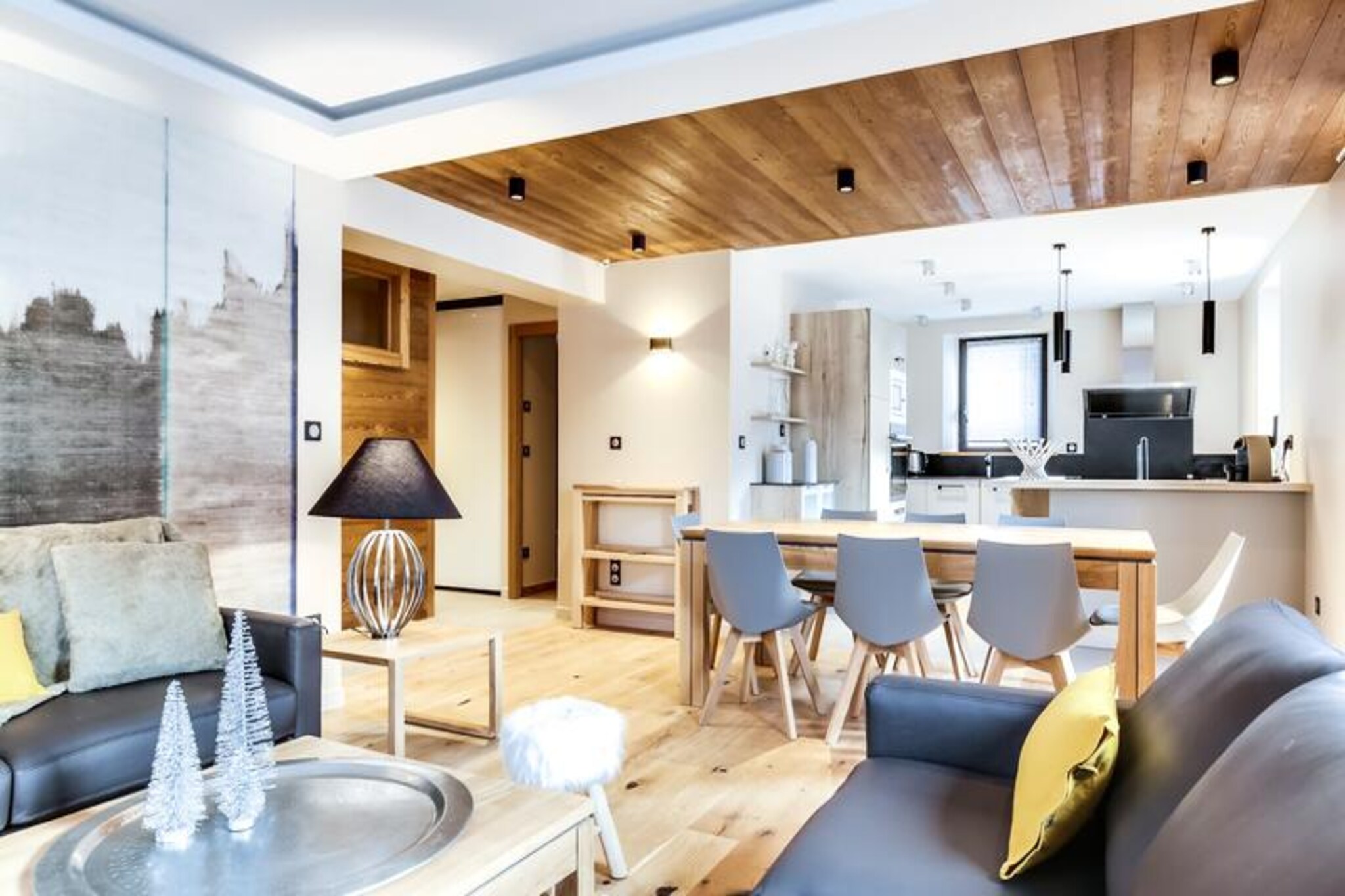 4 Rooms for 6 People