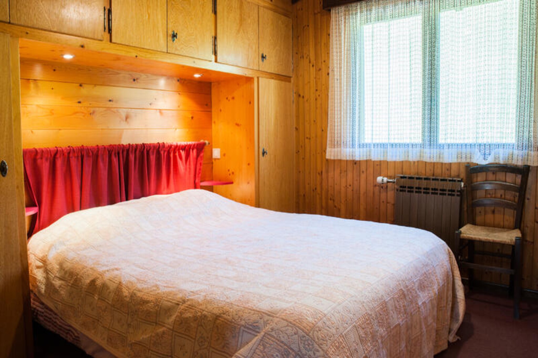 5 Rooms for 8 People