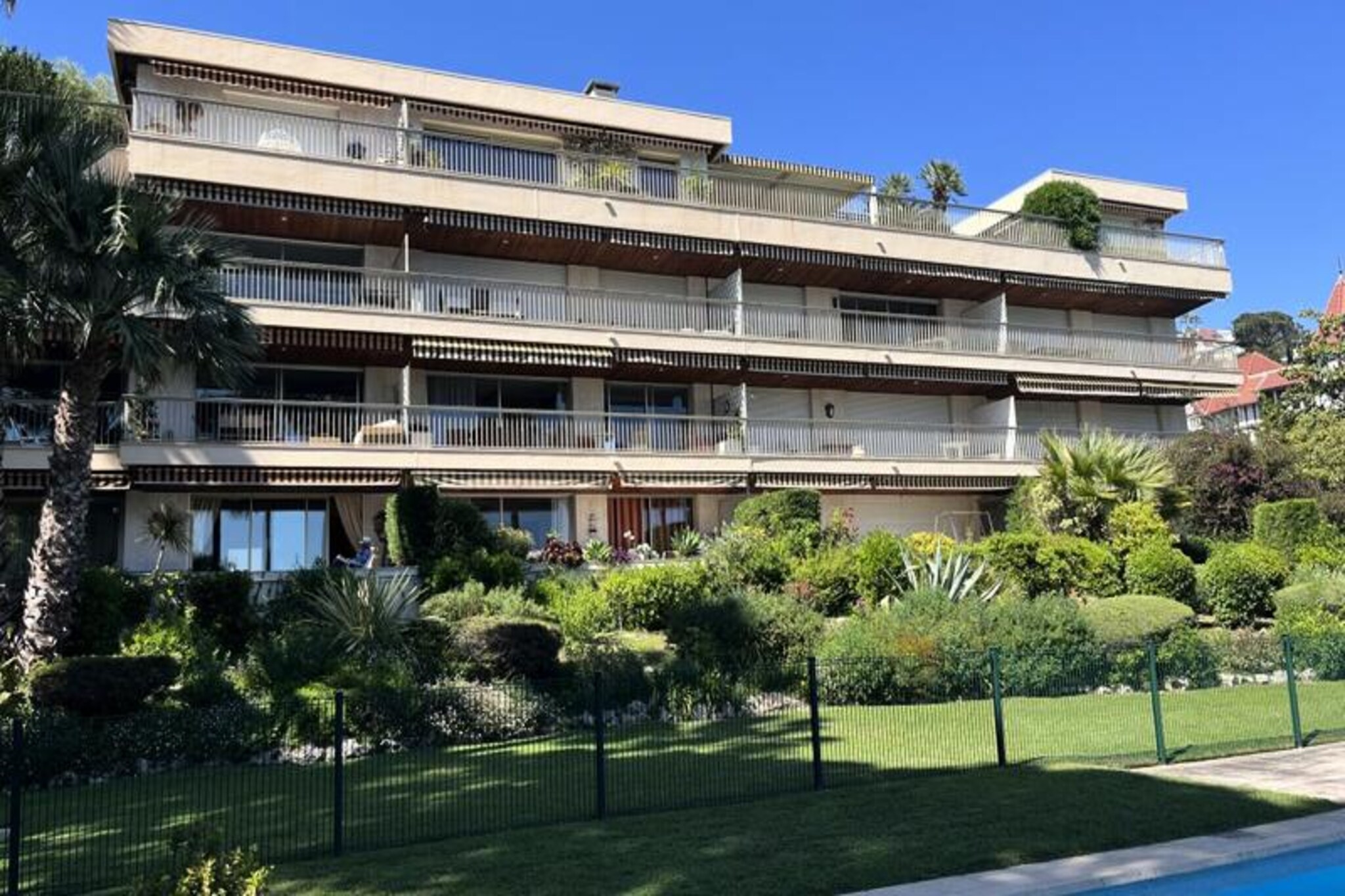 Apartment in Cannes with Pool & Beach Access