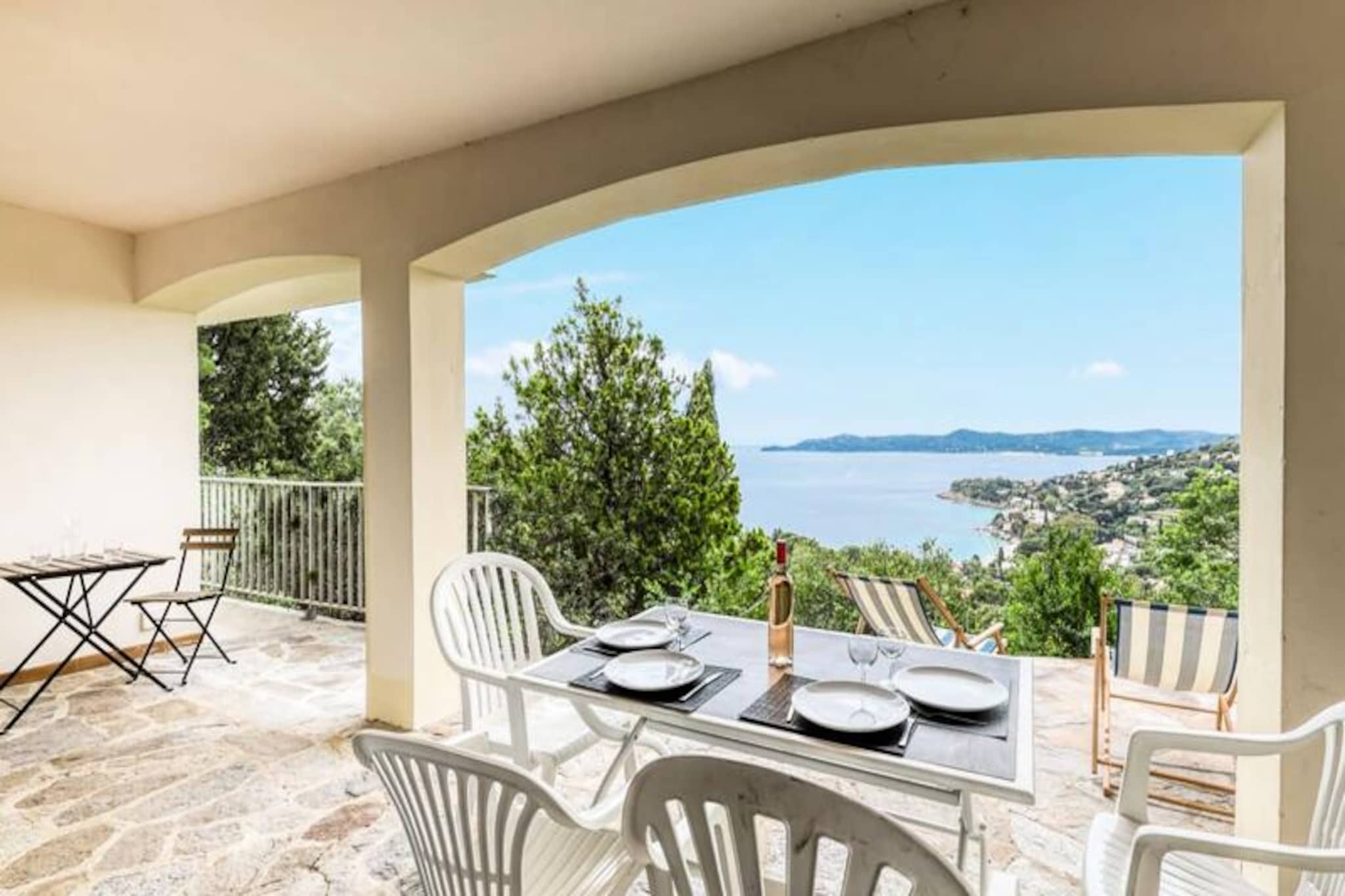 Résidence T2 Lumineux Avec Terrasse Et Vue Mer – Le Lavandou, Aiguebelle