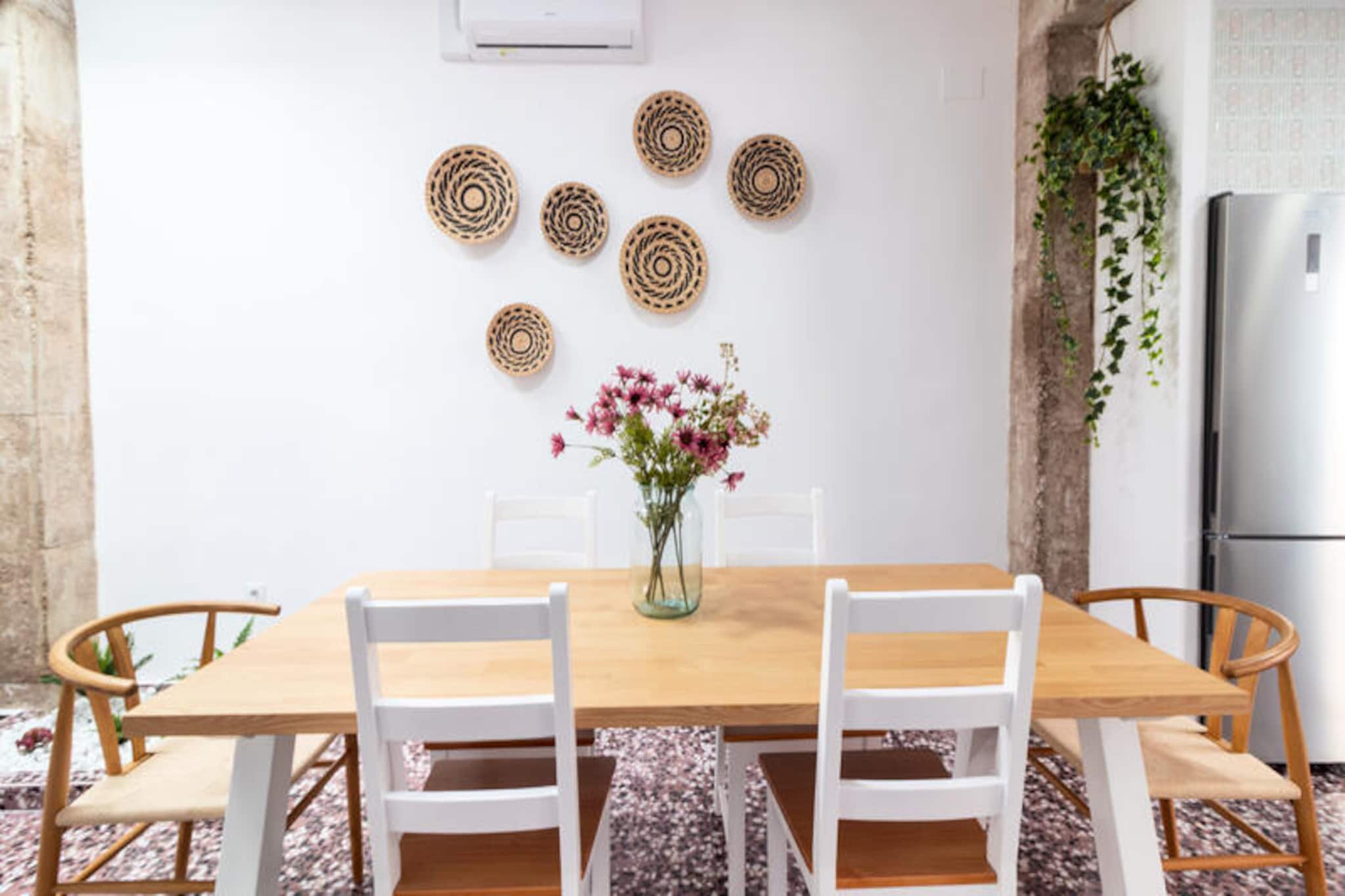 In the charming coastal town of Moncofar, this delightful family villa offers a serene retreat just moments from the sparkling Mediterranean Sea. With its welcoming atmosphere and thoughtful amenities, it’s the perfect escape for families or small groups seeking relaxation and comfort on Spain’s sunny coast. Imagine waking up to the gentle sea breeze, enjoying your morning coffee on the terrace, and planning a day filled with seaside adventures or tranquil moments under the Spanish sun.
The villa comfortably accommodates up to six guests, featuring two cozy bedrooms with double beds and an additional sofa bed in the living area. The open-plan kitchen is fully equipped with modern appliances, including a refrigerator, oven, microwave, and coffee maker, making it easy to prepare delicious meals for your loved ones. The air-conditioned living room ensures a cool retreat during warm summer days, while the heat pump heating provides a cozy ambiance in cooler months. With free Wi-Fi and a spacious 110 square meters of living space, this home is designed for both relaxation and convenience.
Moncofar’s beautiful beaches are just a short stroll away, offering golden sands and crystal-clear waters perfect for swimming, sunbathing, or enjoying a leisurely walk along the shore. The town itself boasts a variety of local restaurants, shops, and cultural attractions, ensuring there’s something for everyone to explore. For those seeking a bit more adventure, the vibrant city of Valencia is within easy reach, offering world-class dining, historic landmarks, and lively markets.
Whether you’re looking to unwind by the sea, explore the charm of Moncofar, or discover the surrounding region, this villa provides an ideal base for a memorable holiday. With its combination of comfort, location, and coastal charm, your Spanish getaway awaits.