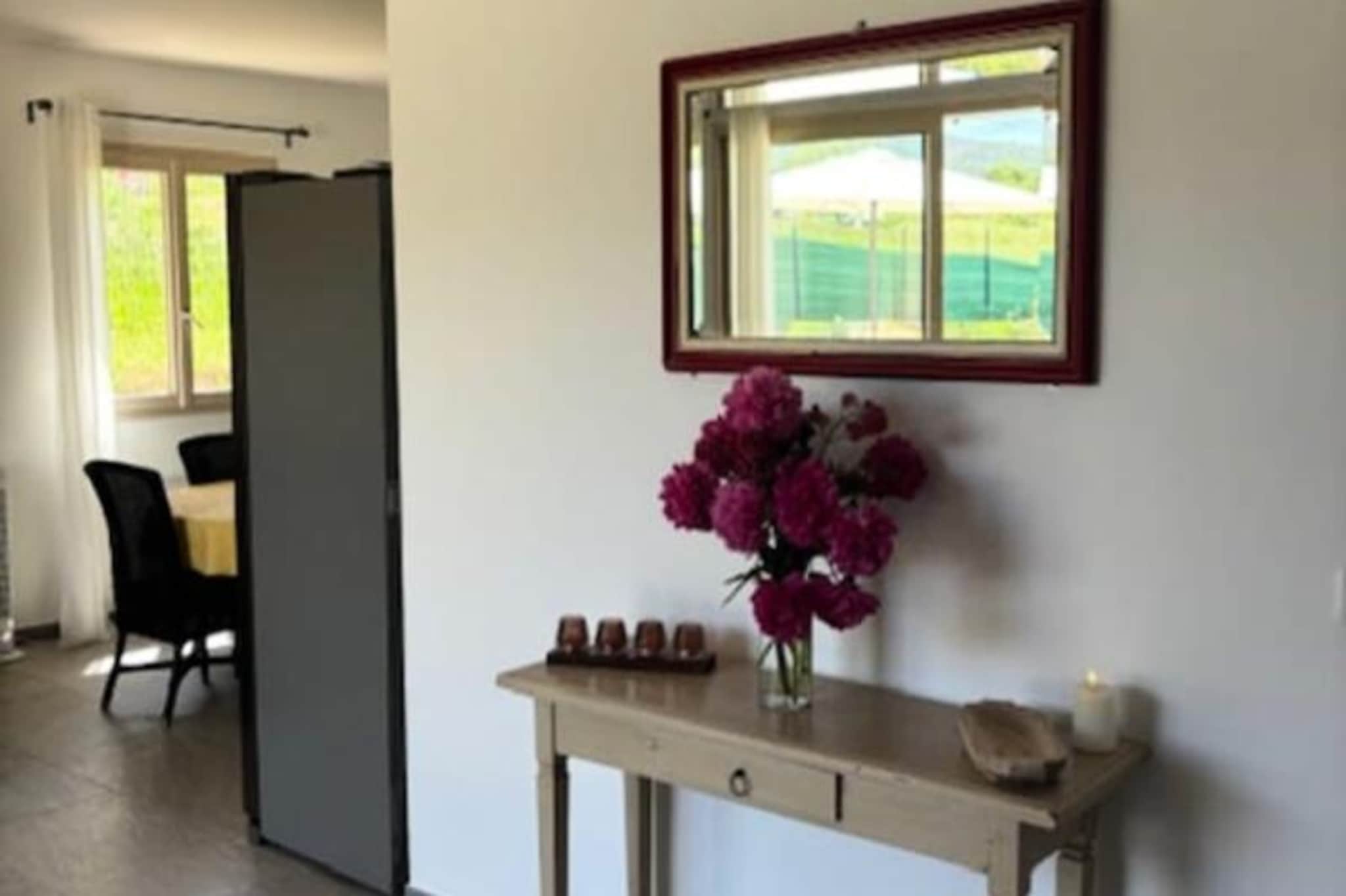 La Lacoste : Charme Et Vue Sur Le Luberon